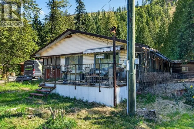 97 SALMON RIVER ROAD, Salmon Arm 3