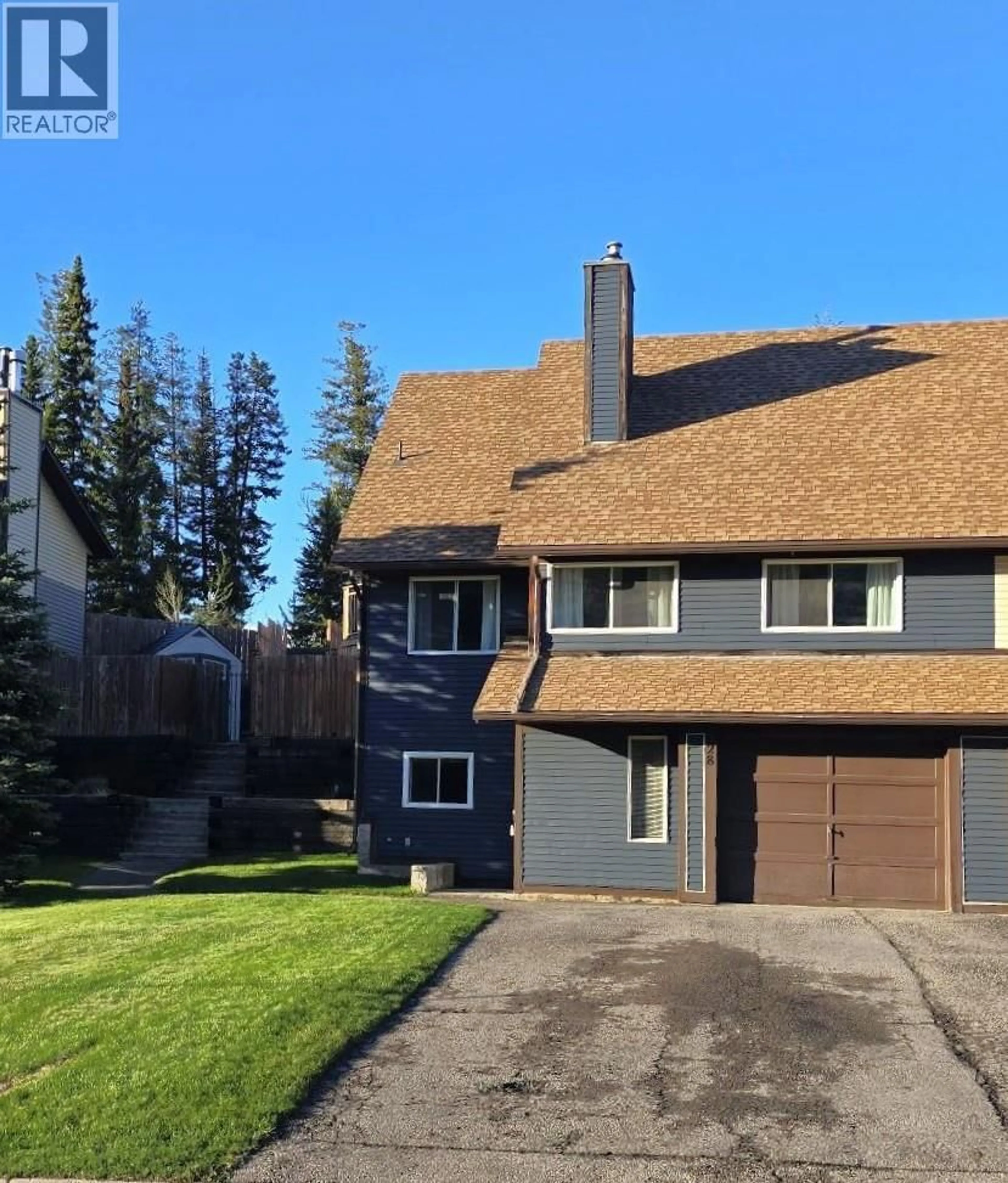 A pic from outside/outdoor area/front of a property/back of a property/a pic from drone, street for 28 CASSIAR DRIVE, Elkford British Columbia V0B1H0