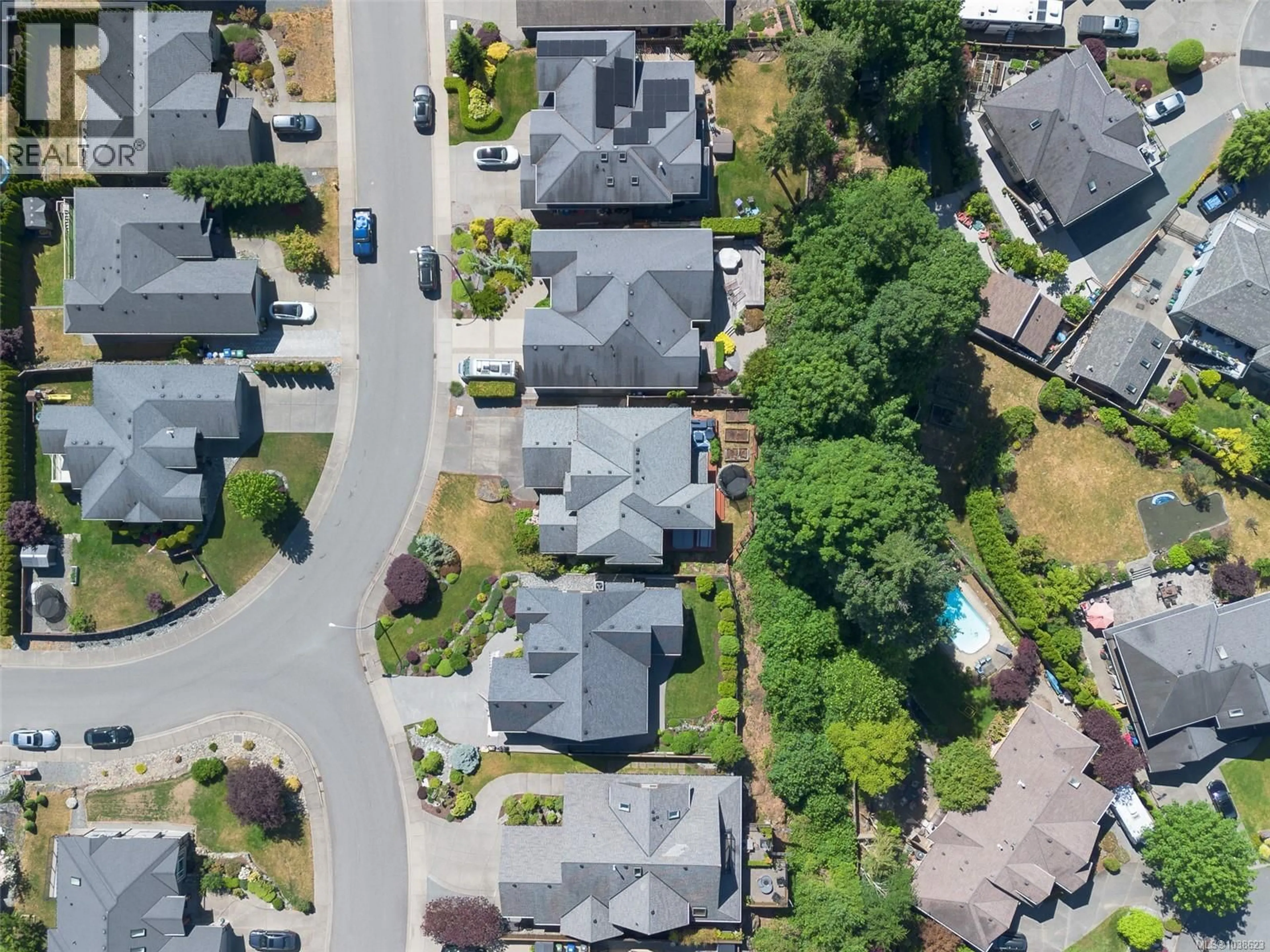 A pic from outside/outdoor area/front of a property/back of a property/a pic from drone, street for 3502 CASTLE ROCK DRIVE, Nanaimo British Columbia V9T0A6