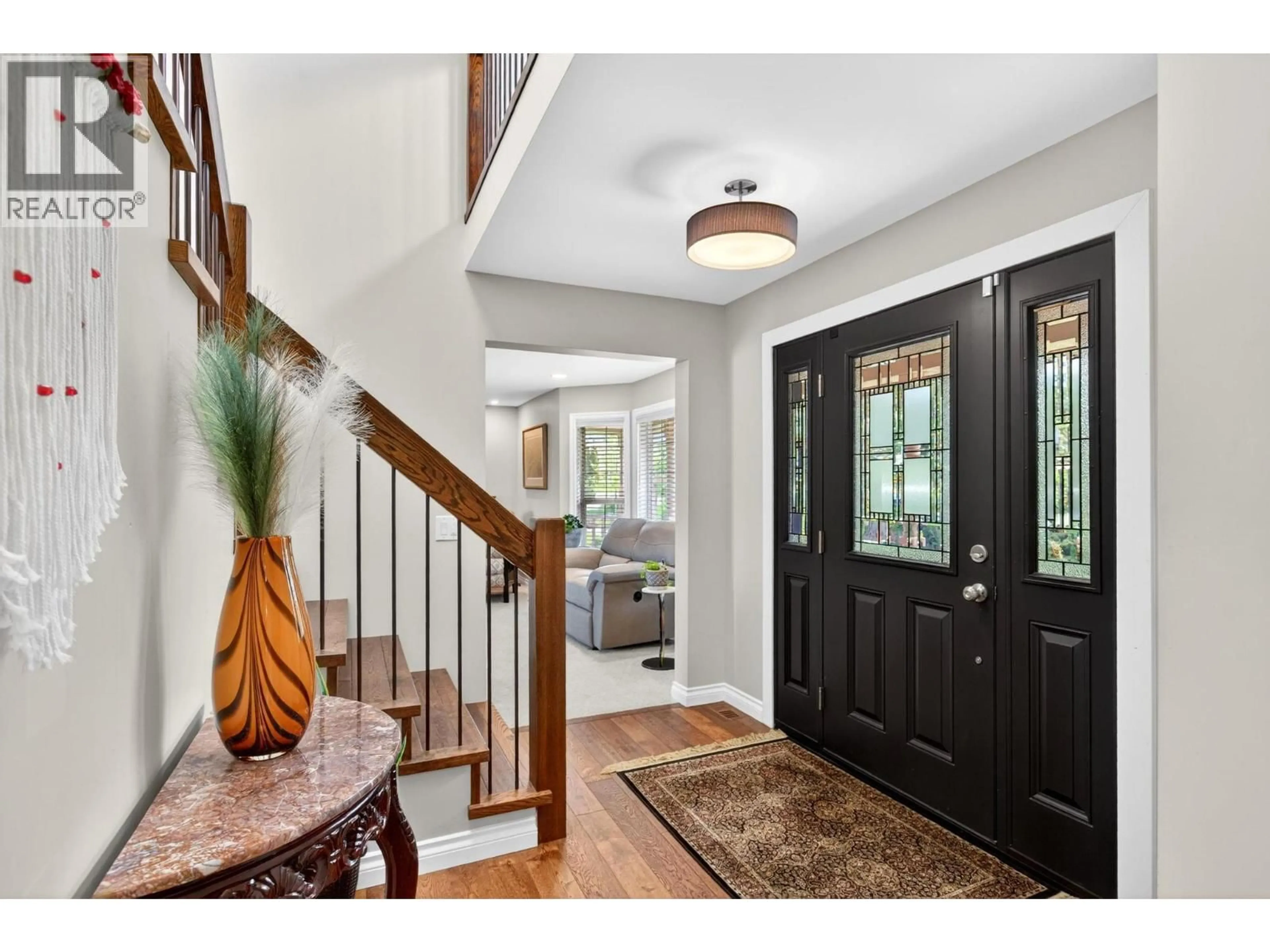 Indoor entryway for 1544 WOODRIDGE ROAD, Kelowna British Columbia V1W2Z9