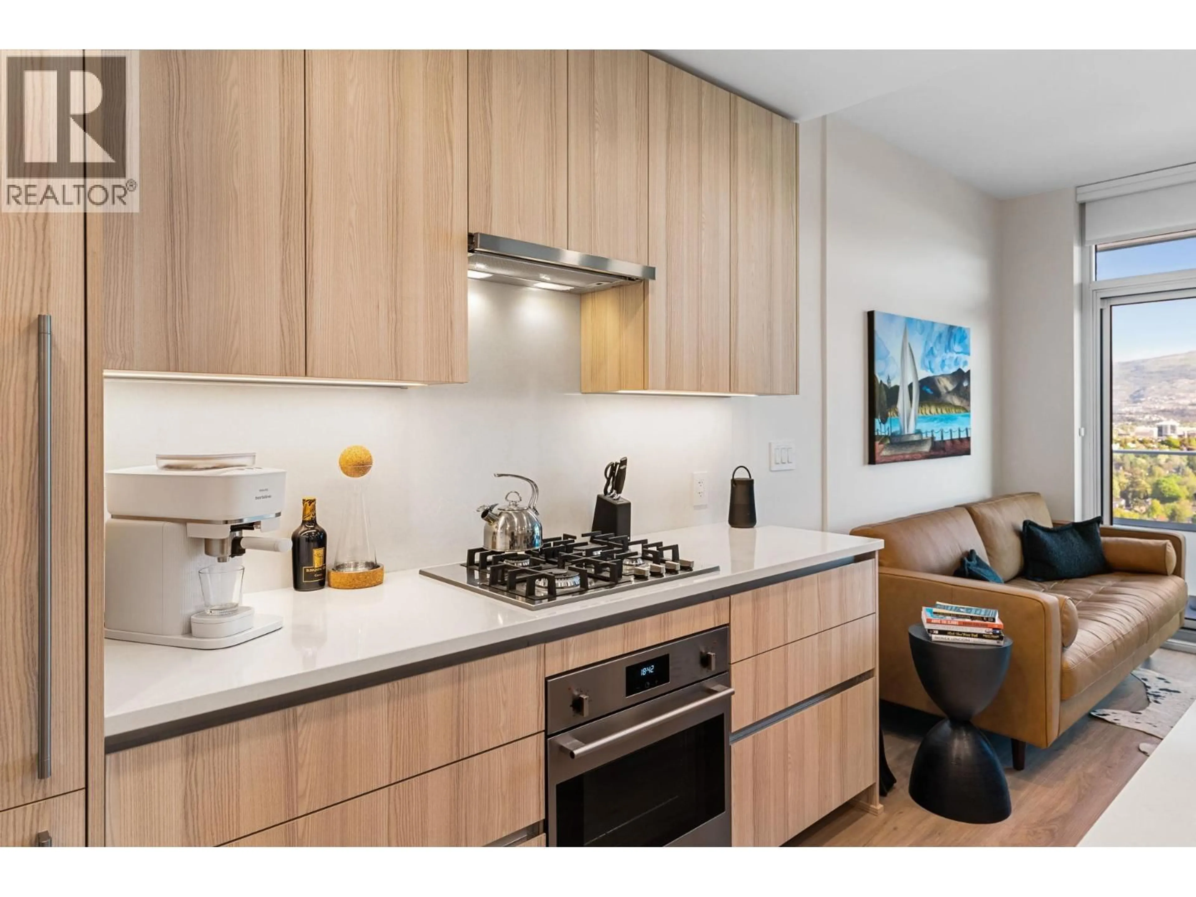 Standard kitchen, wood/laminate floor for 1805 - 238 LEON AVENUE, Kelowna British Columbia V1Y0N6