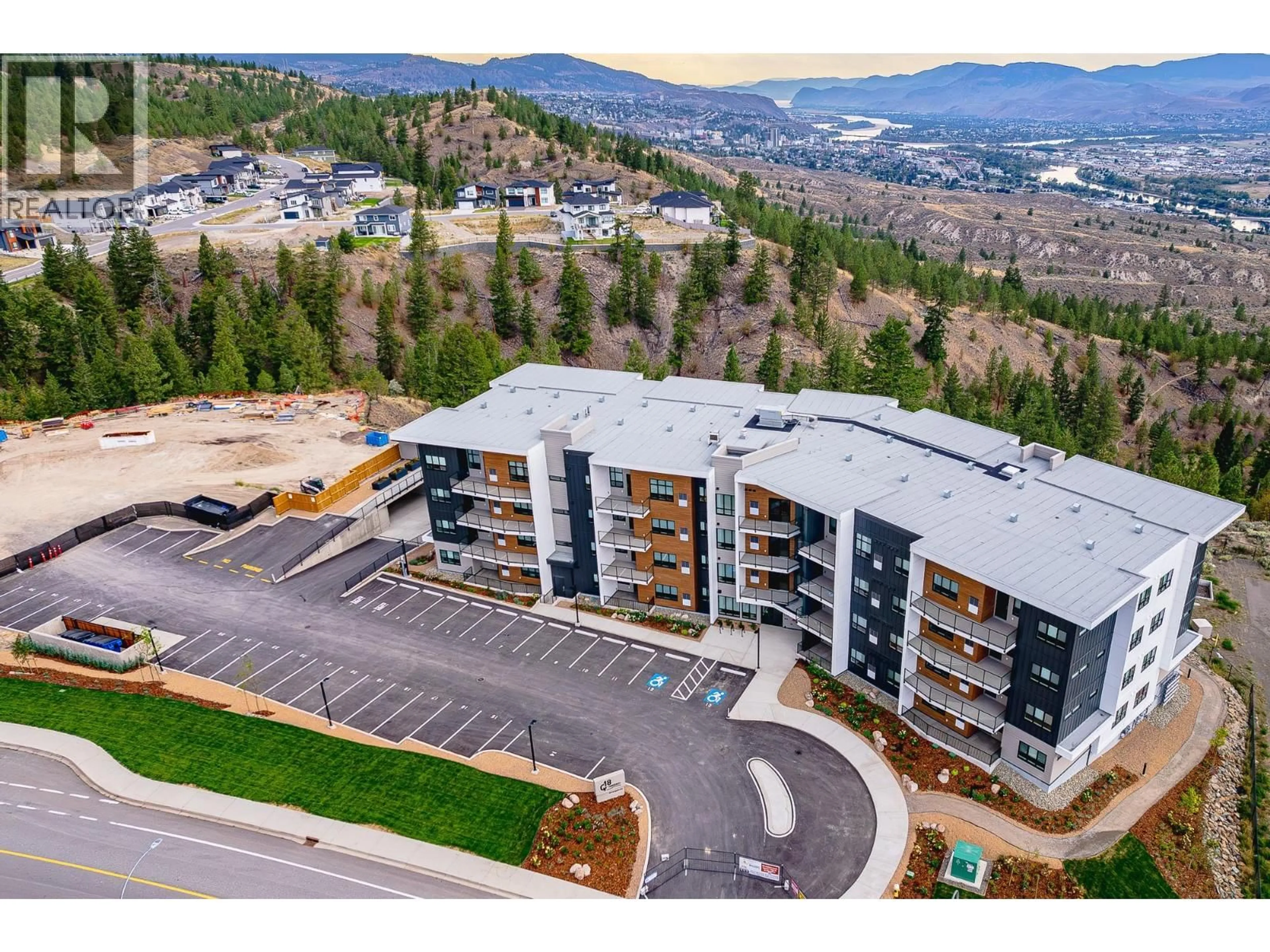 A pic from outside/outdoor area/front of a property/back of a property/a pic from drone, mountain view for 104 - 1844 QU'APPELLE BOULEVARD, Kamloops British Columbia V2E0E8