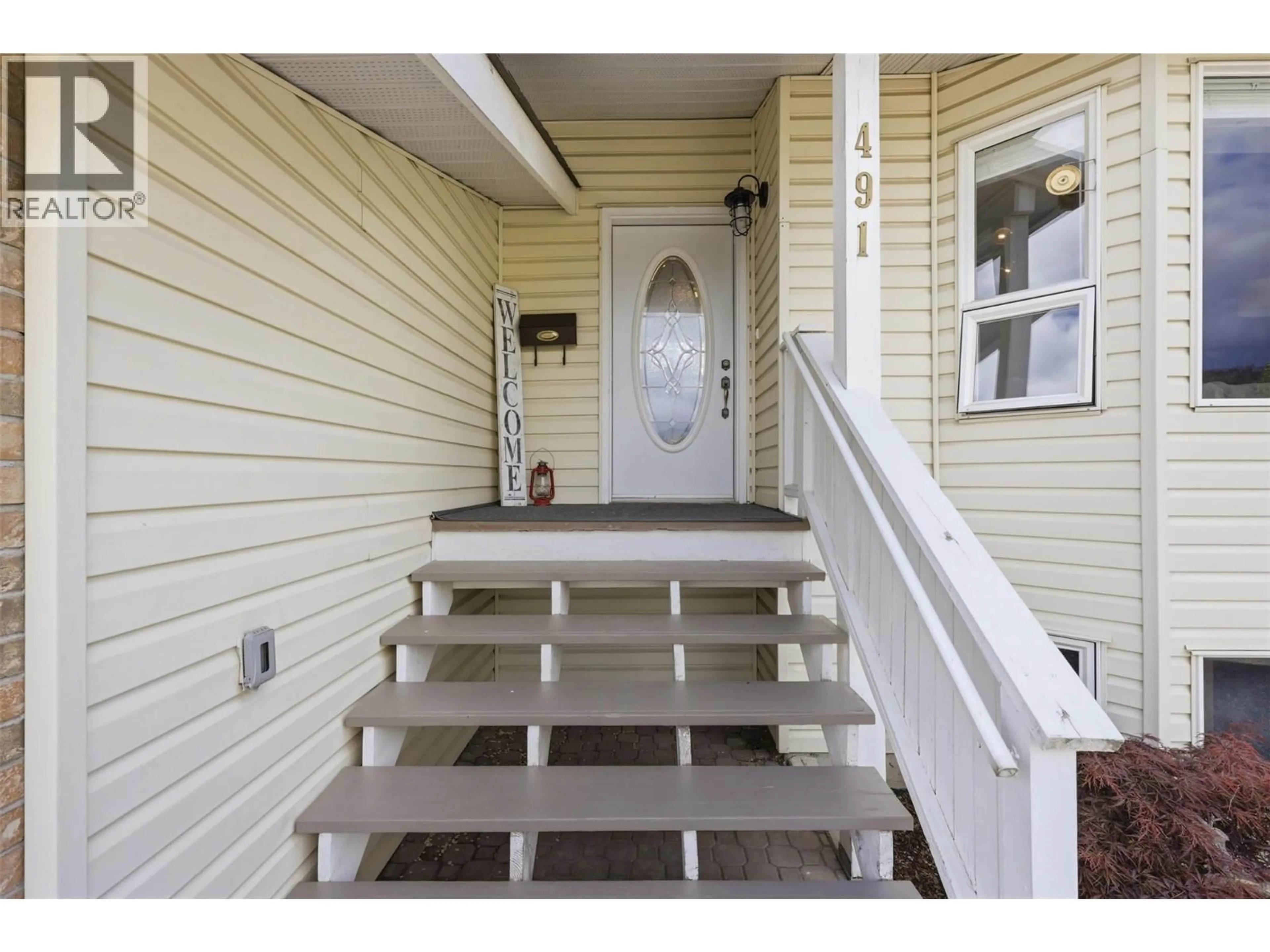 Indoor entryway for 491 CHILCO AVENUE, Kamloops British Columbia V2H1L9