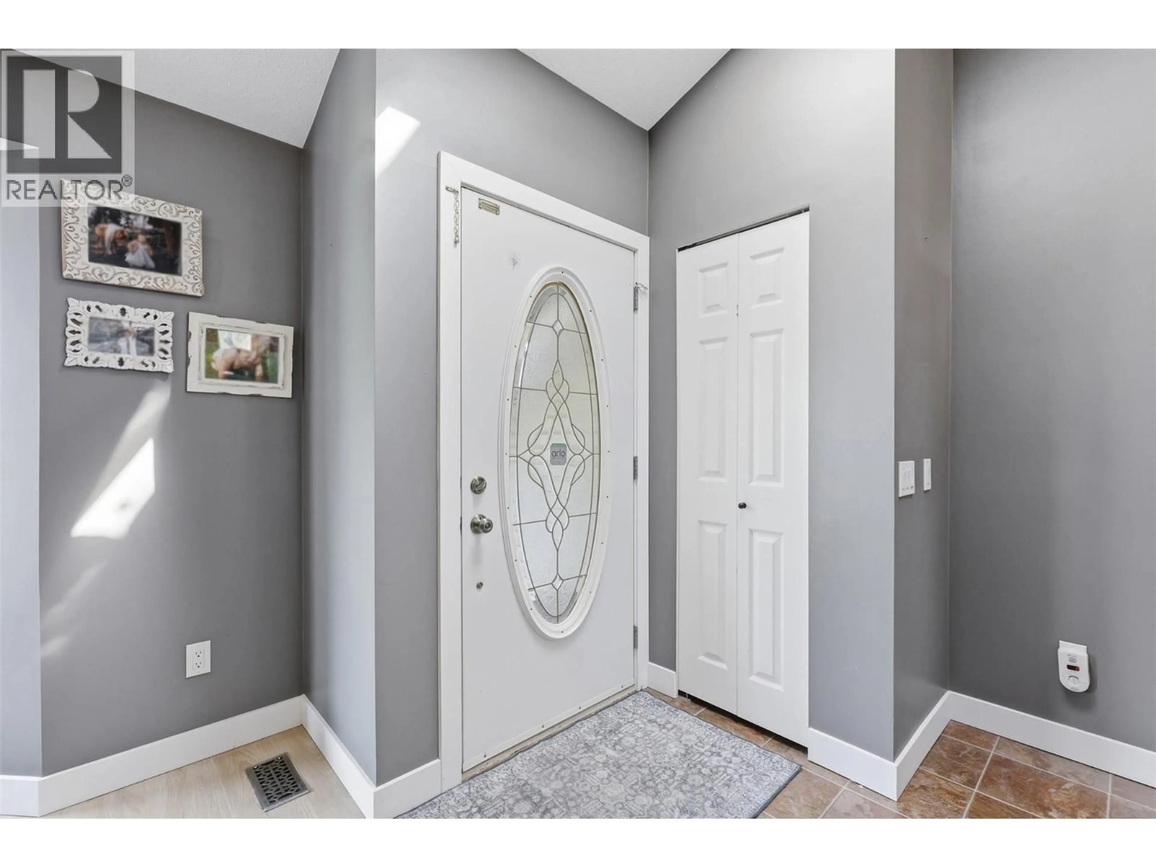 Indoor entryway for 491 CHILCO AVENUE, Kamloops British Columbia V2H1L9