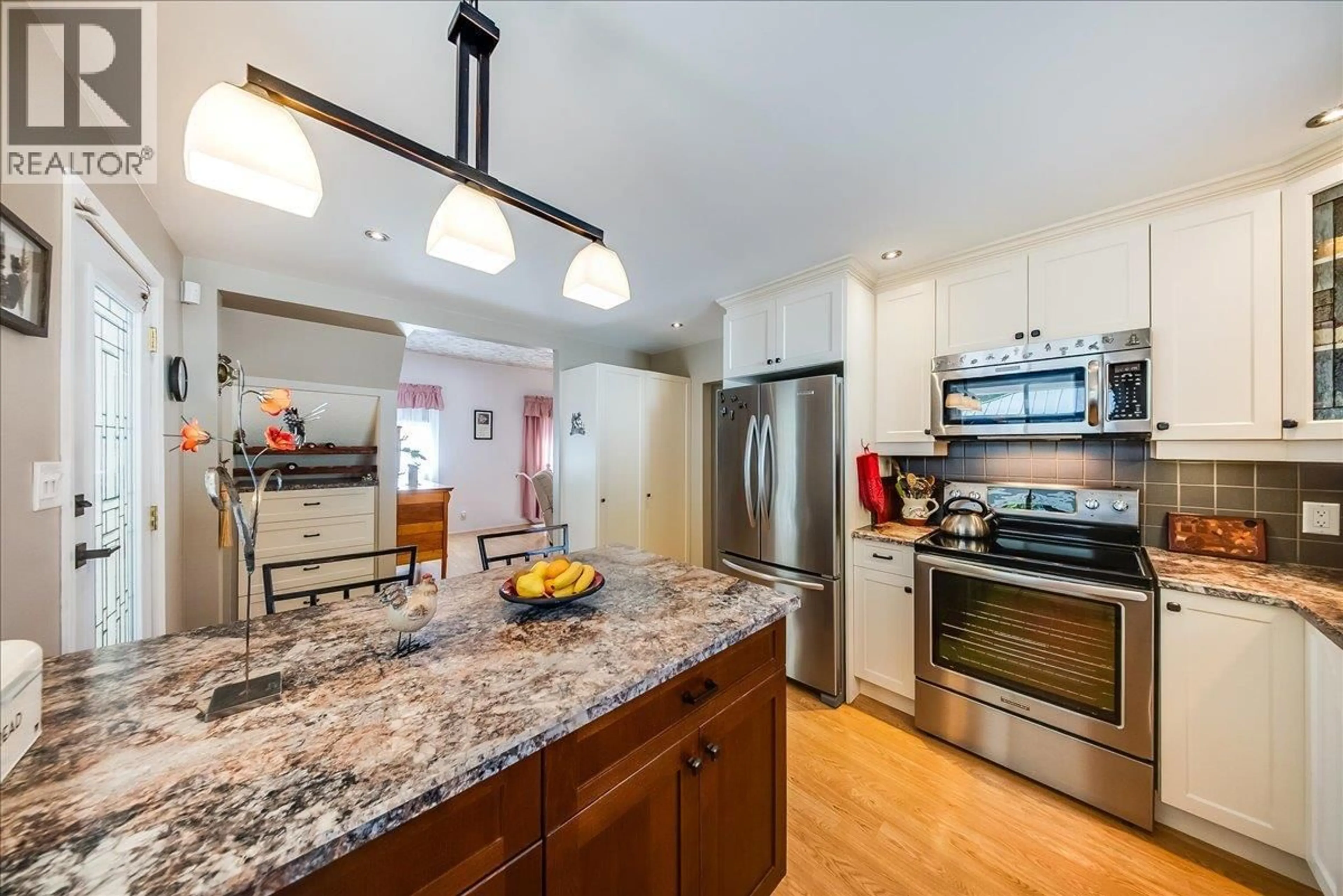 Open concept kitchen, unknown for 1239 THIRD AVENUE, Trail British Columbia V1R1P1
