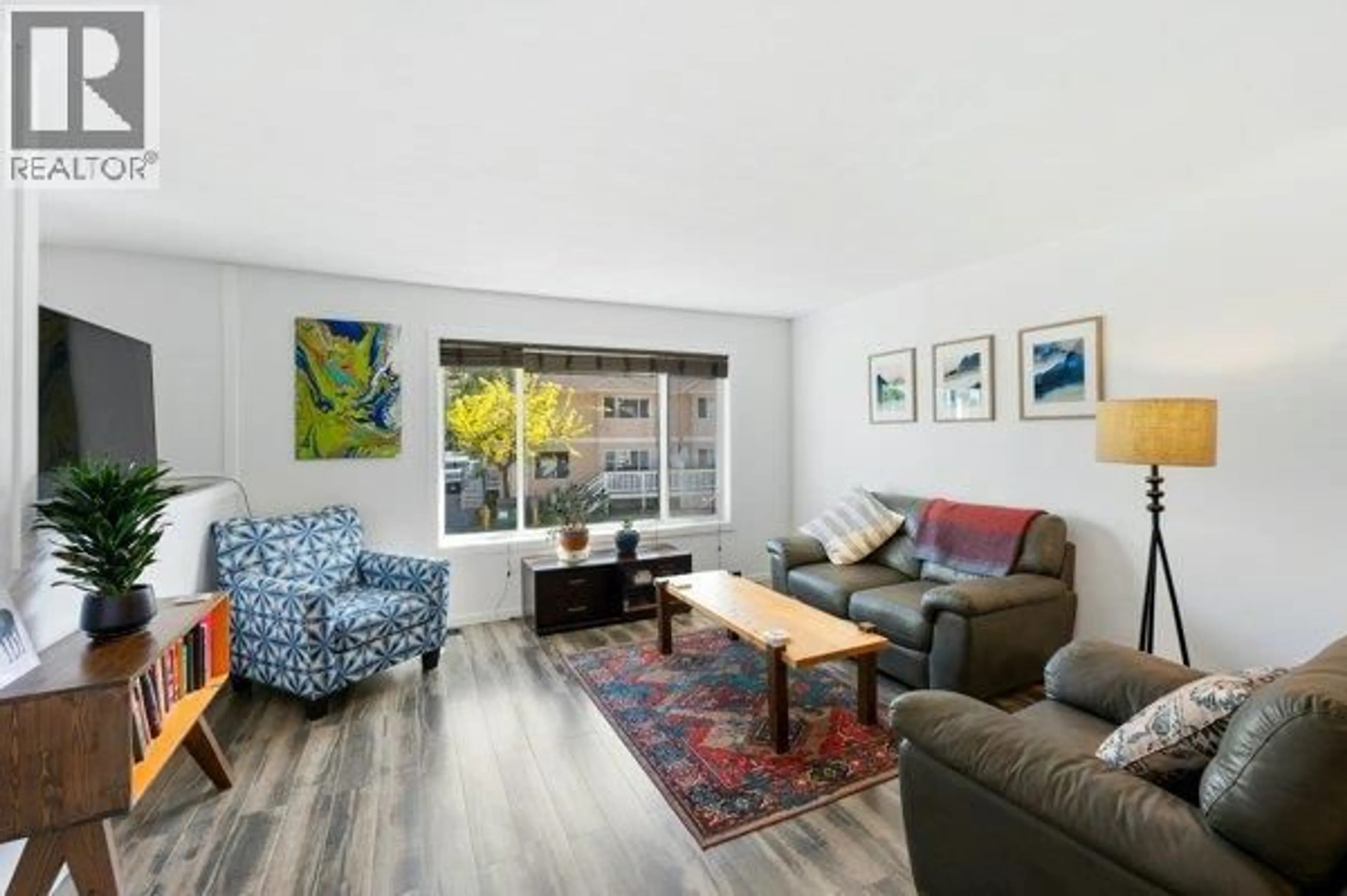 Living room with furniture, unknown for 189 - 1458 PENTICTON AVENUE, Penticton British Columbia V2A8L3