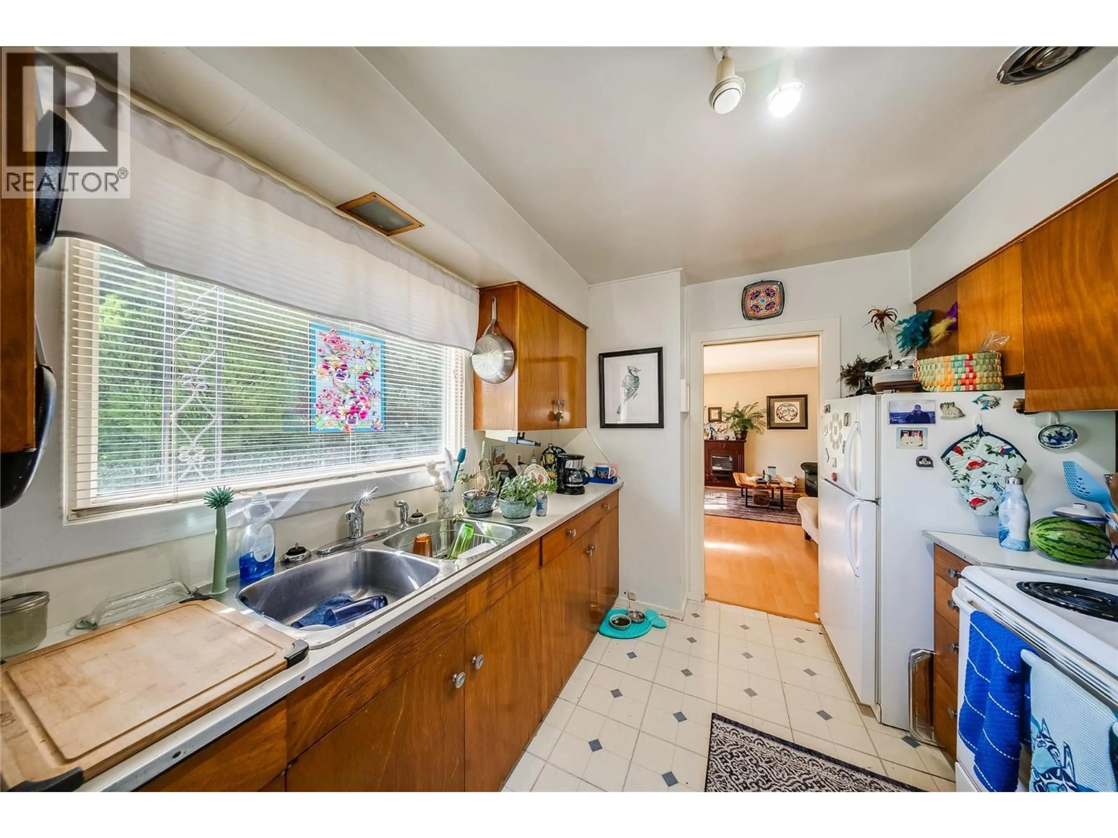 Standard kitchen, unknown for 321 12TH AVENUE, Genelle British Columbia V0G1G0