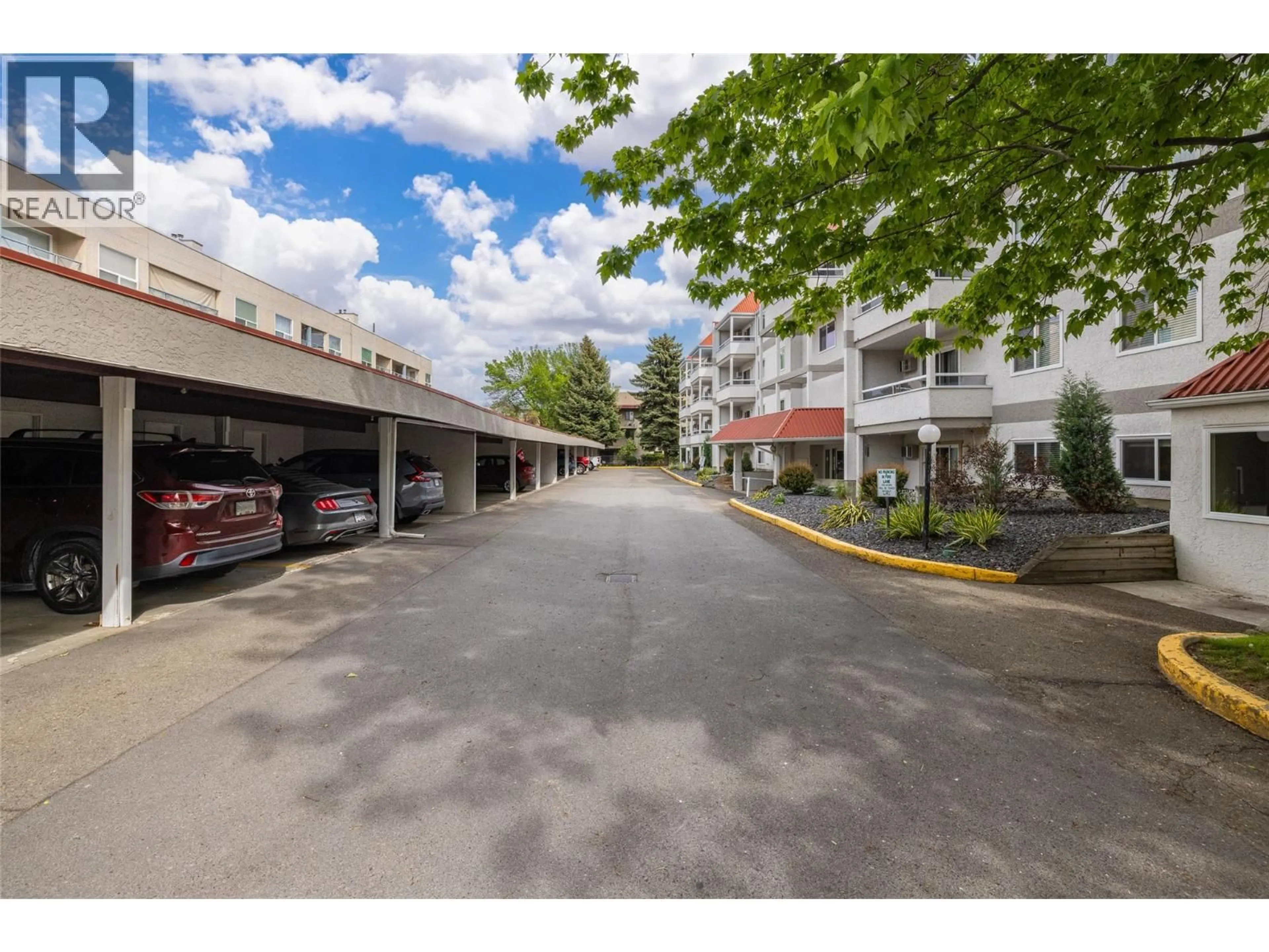 Parking for 405 - 3155 DE MONTREUIL COURT, Kelowna British Columbia V1W3W1