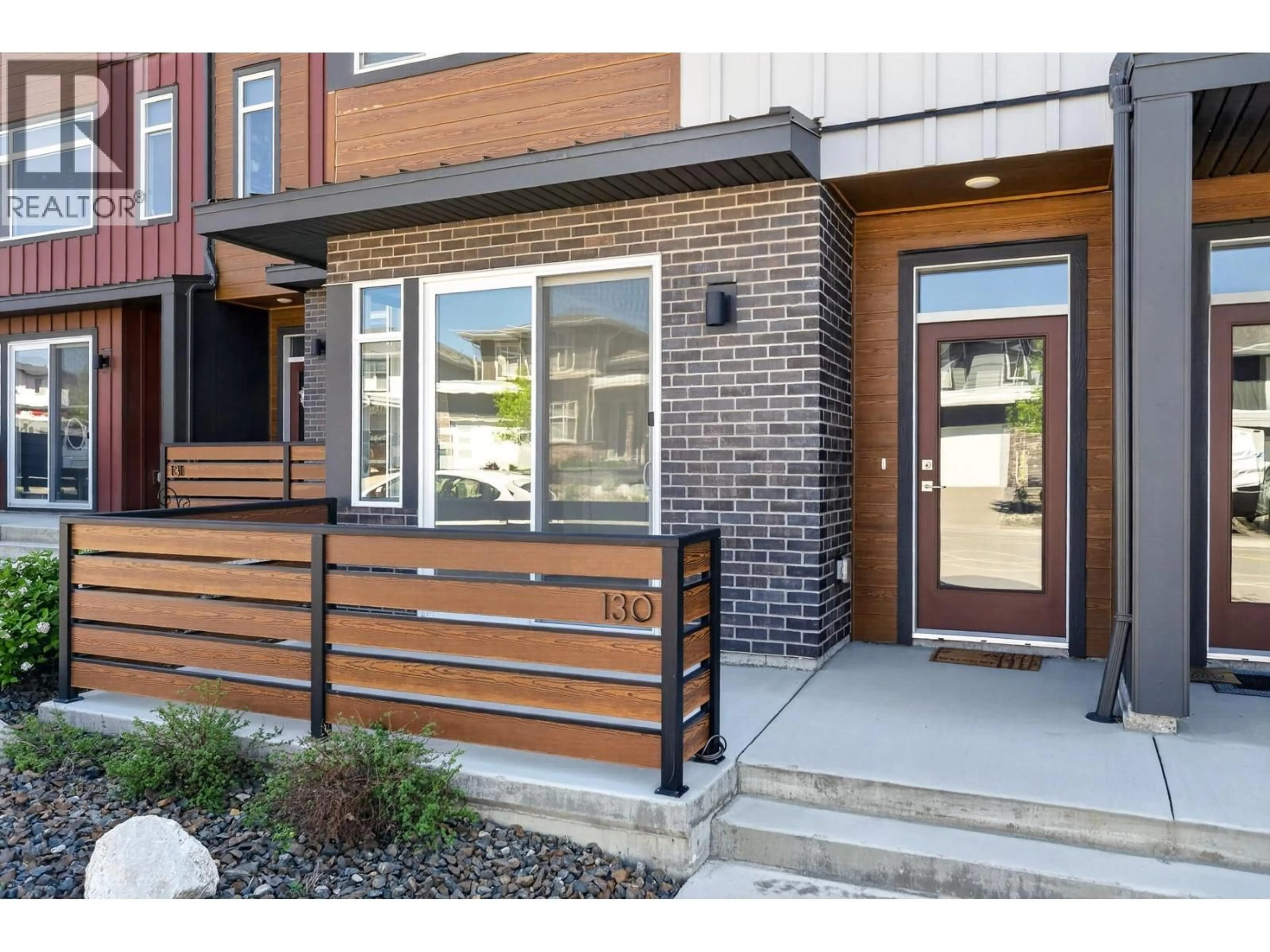 Indoor entryway for 130 - 1901 QU'APPELLE BOULEVARD, Kamloops British Columbia V2E0C9