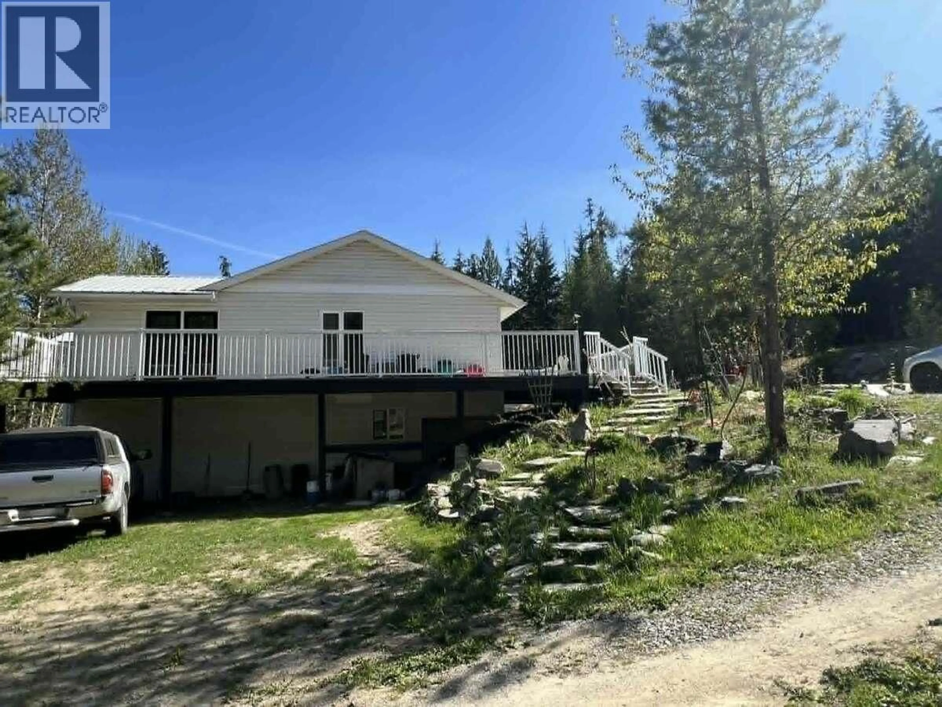 A pic from outside/outdoor area/front of a property/back of a property/a pic from drone, water/lake/river/ocean view for 1325 LAKEVIEW ARROW CREEK ROAD, Creston British Columbia V0B1G9