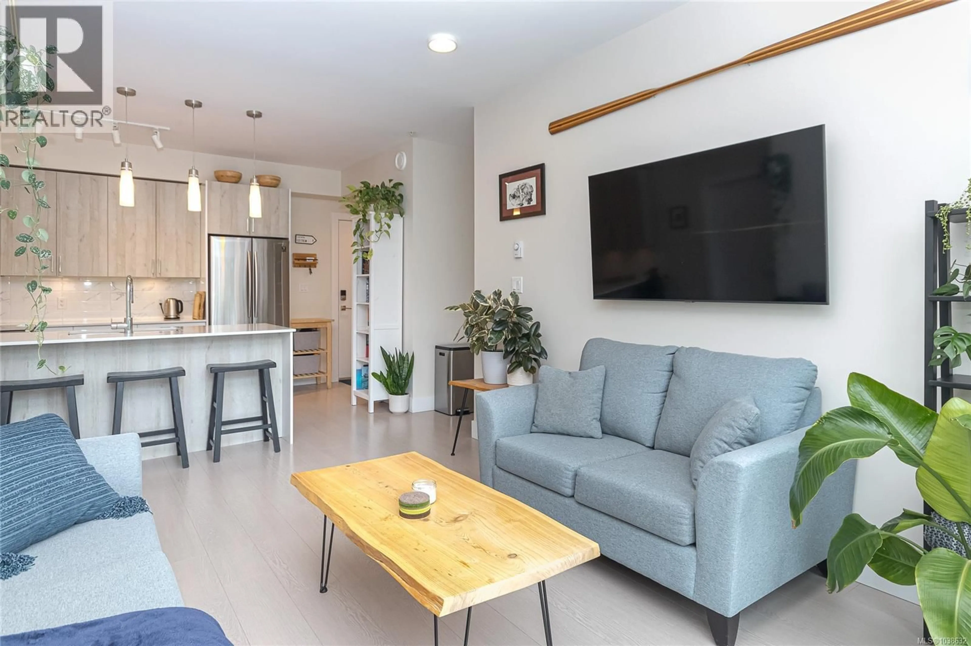 Living room with furniture, unknown for 508 - 1450 GLENTANA ROAD, View Royal British Columbia V9A2P8