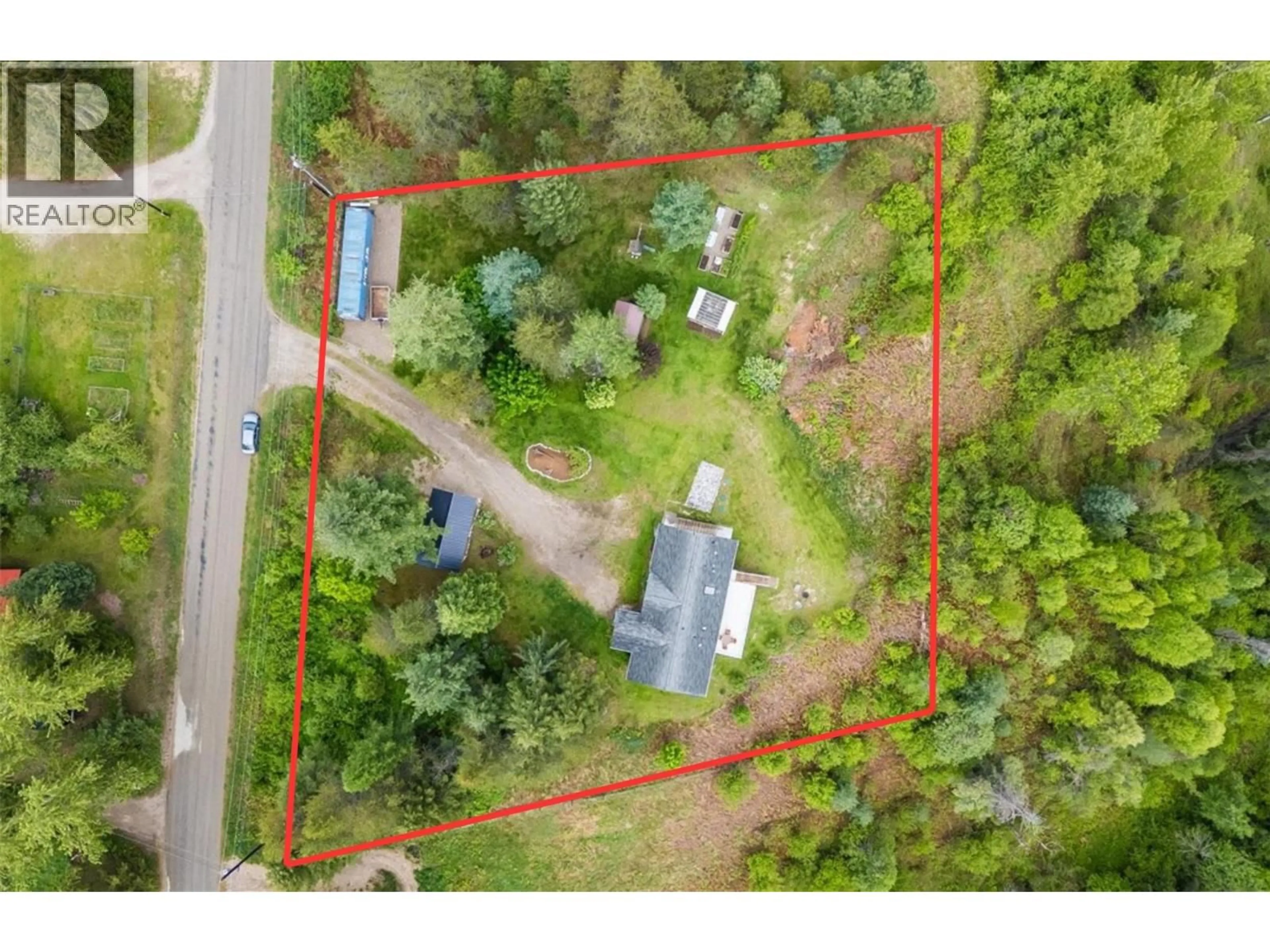 A pic from outside/outdoor area/front of a property/back of a property/a pic from drone, unknown for 3752 KRESTOVA CEMETERY ROAD, Krestova British Columbia V0G1H2