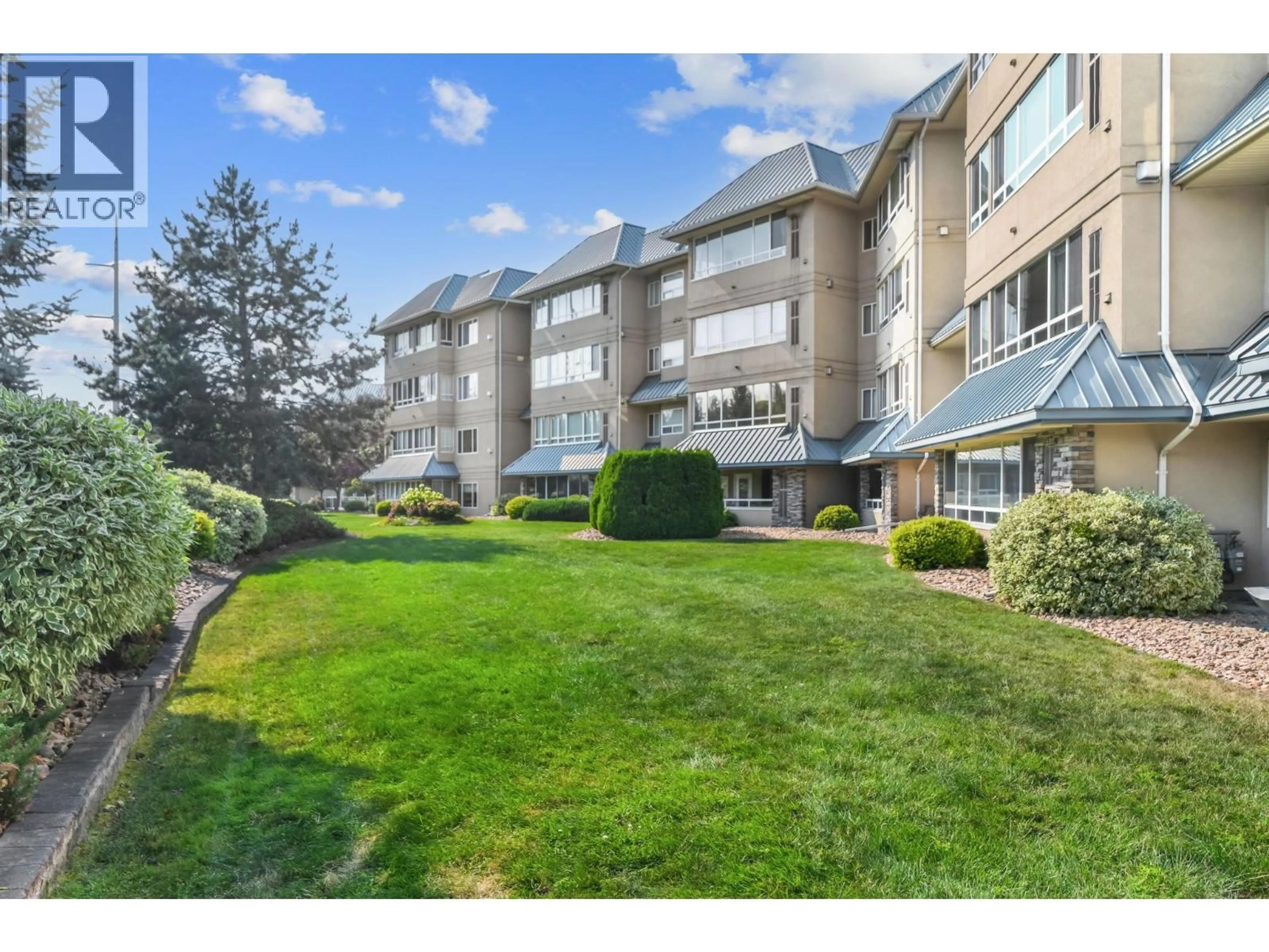 Patio, water/lake/river/ocean view for 303 - 1963 DURNIN ROAD, Kelowna British Columbia V1X7Y4