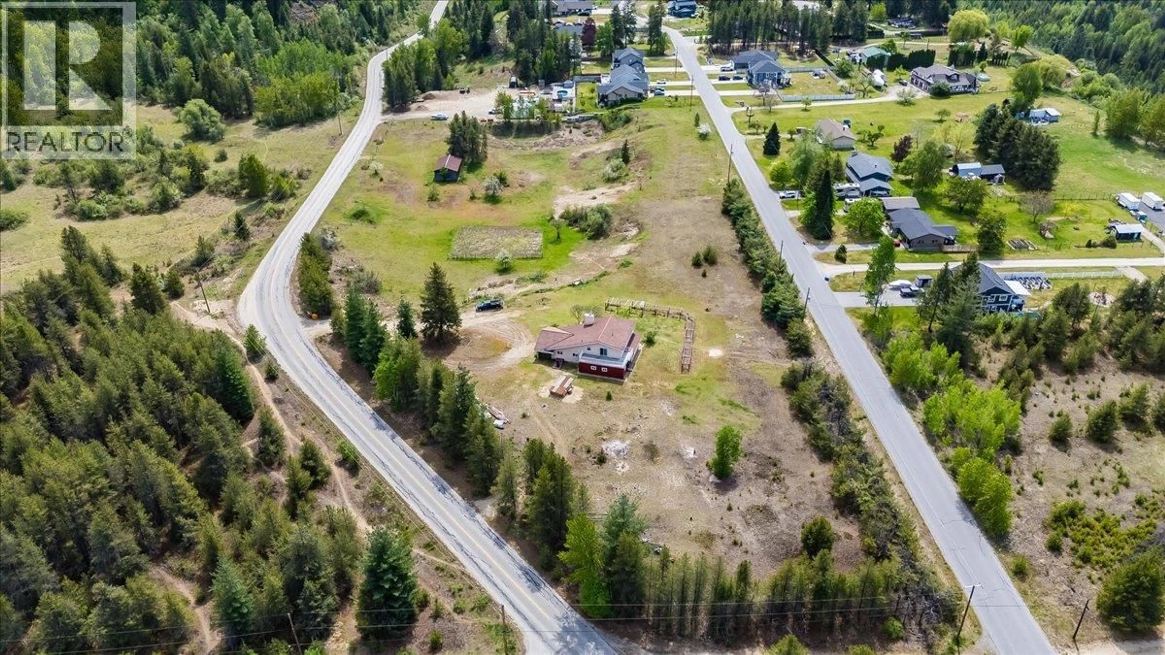 A pic from outside/outdoor area/front of a property/back of a property/a pic from drone, unknown for 786 PRAIRIE ROAD, Castlegar British Columbia V1N4K6