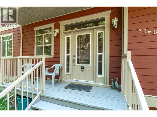 7666 LICHEN ROAD, Anglemont 5