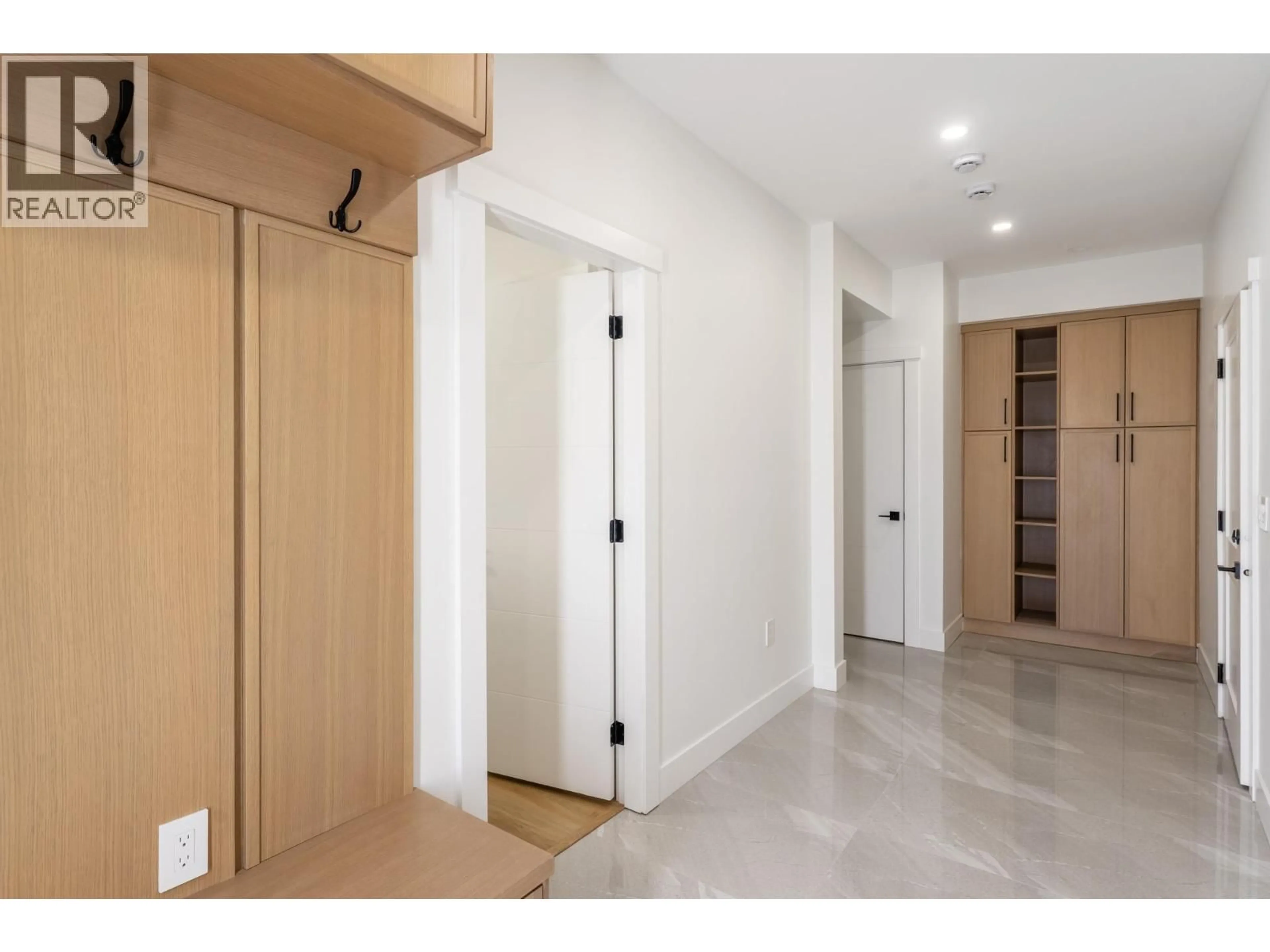 Indoor entryway for 3754 ASTORIA DRIVE, West Kelowna British Columbia V4T0B1