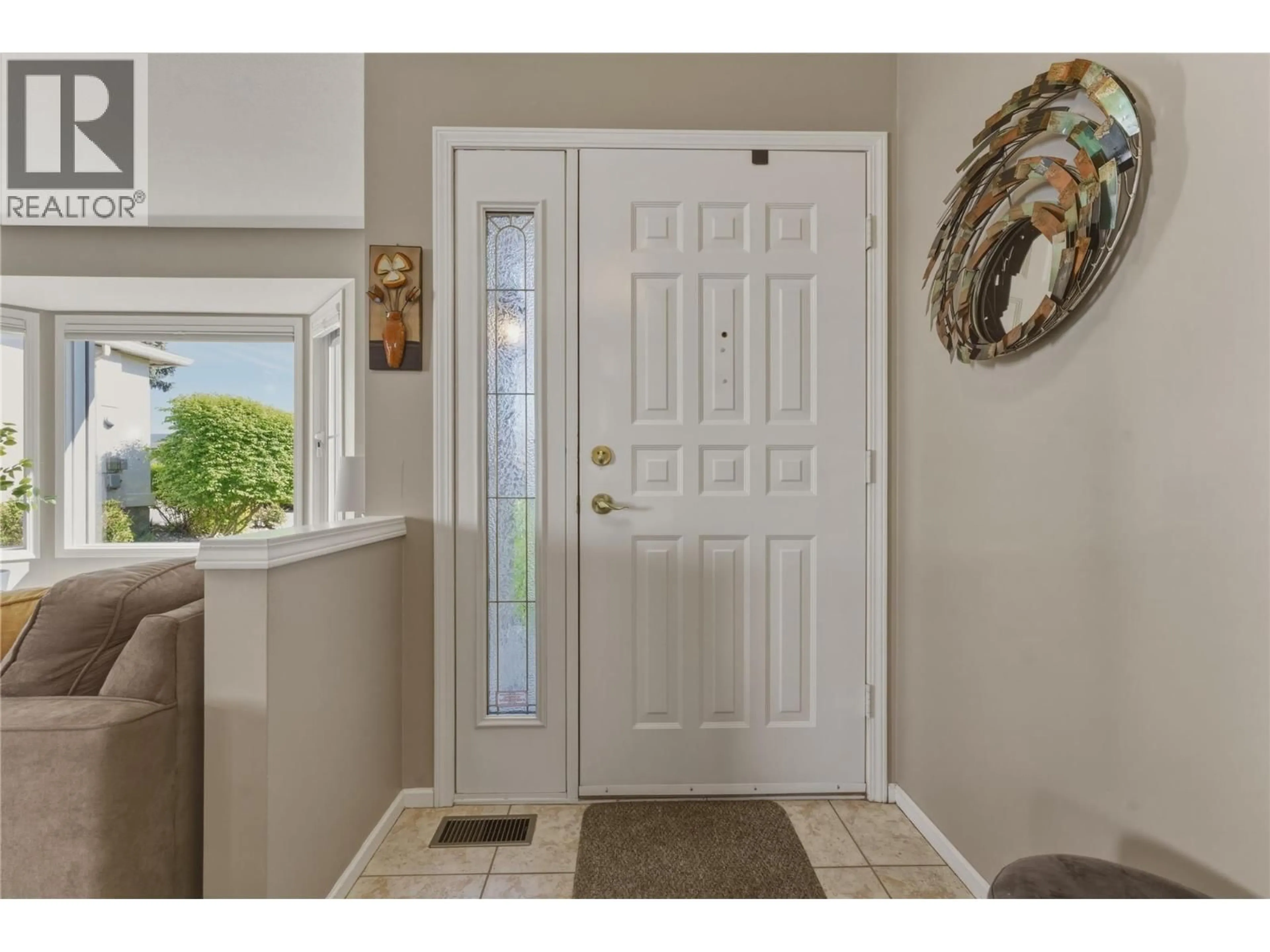 Indoor entryway for 46 - 1220 25 AVENUE, Vernon British Columbia V1T9A1