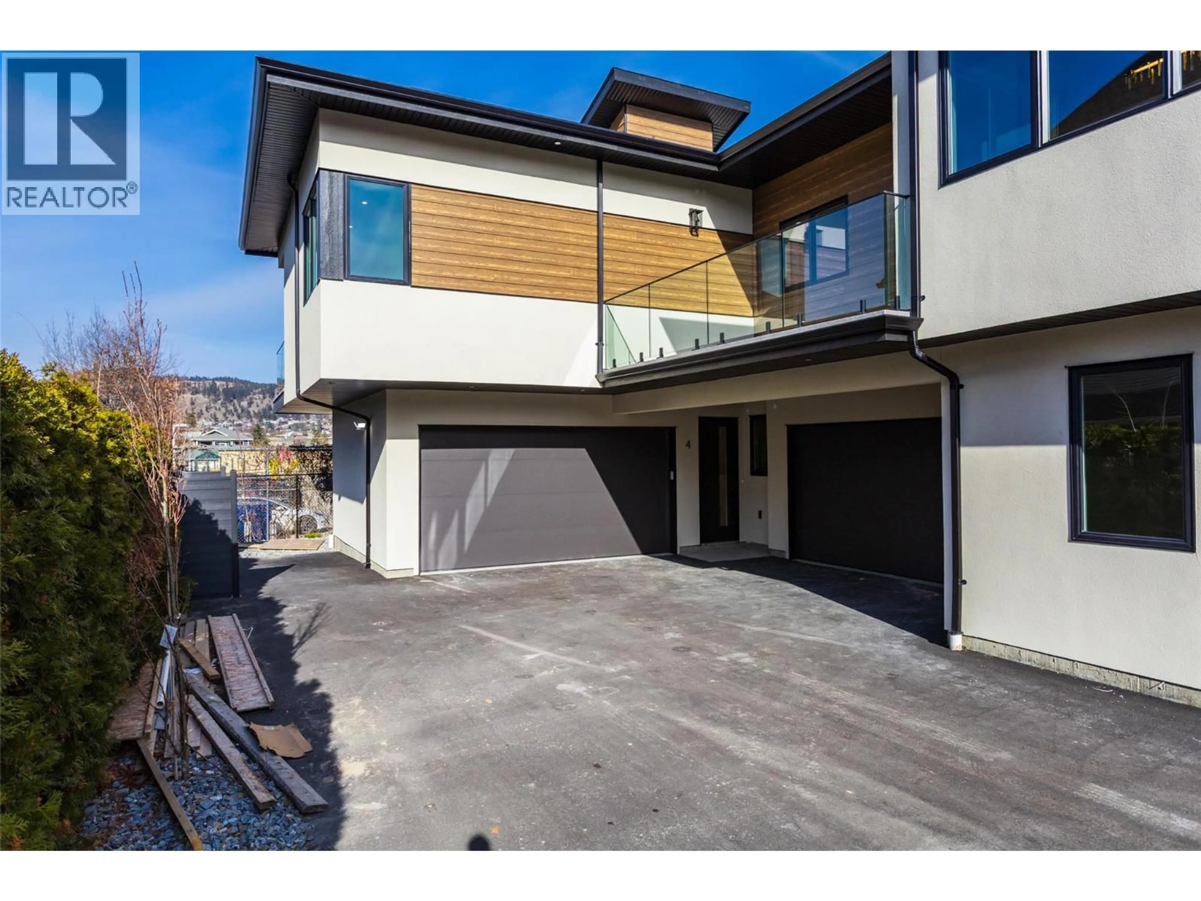 Unknown for 4 - 970 LAWSON AVENUE, Kelowna British Columbia V1Y6T1