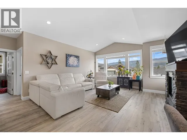 13272 SHORELINE DRIVE, Lake Country 3