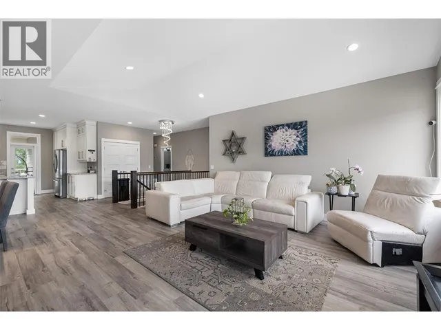 13272 SHORELINE DRIVE, Lake Country 4