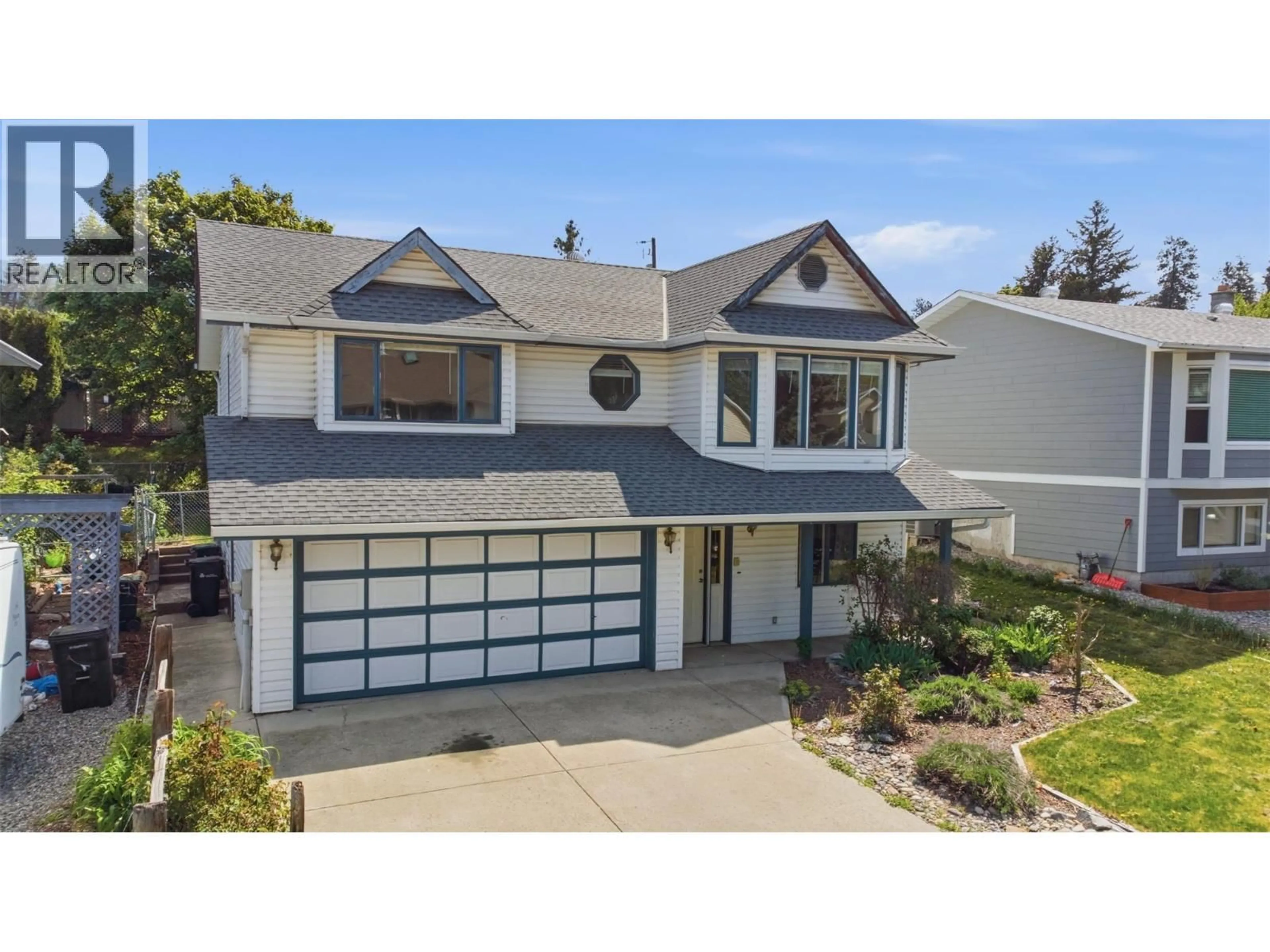 Home with vinyl exterior material, street for 4205 17 STREET, Vernon British Columbia V1T8R7