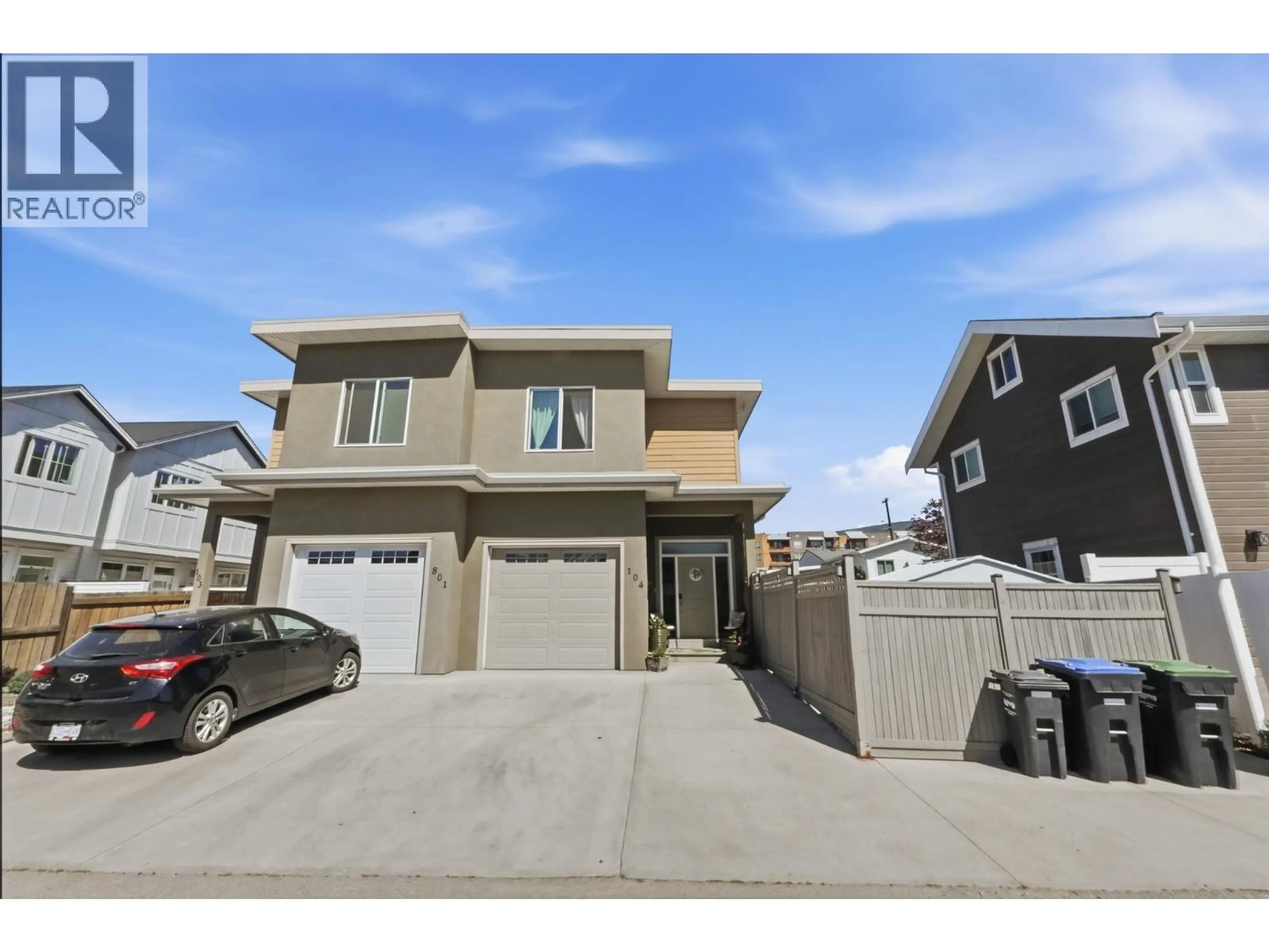 Home with vinyl exterior material, street for 104 - 801 ONTARIO STREET, Penticton British Columbia V2A4S4