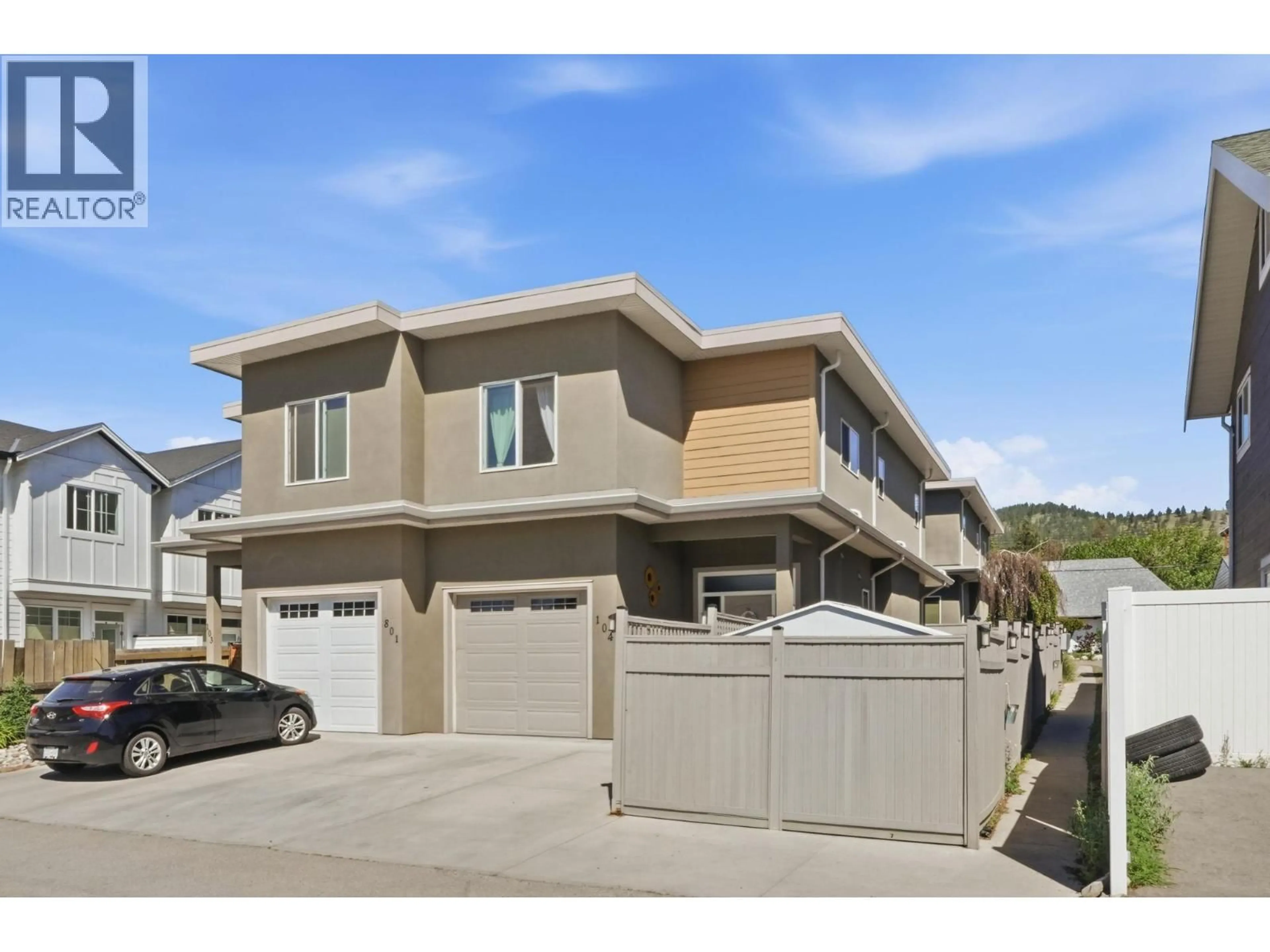 Home with vinyl exterior material, street for 104 - 801 ONTARIO STREET, Penticton British Columbia V2A4S4