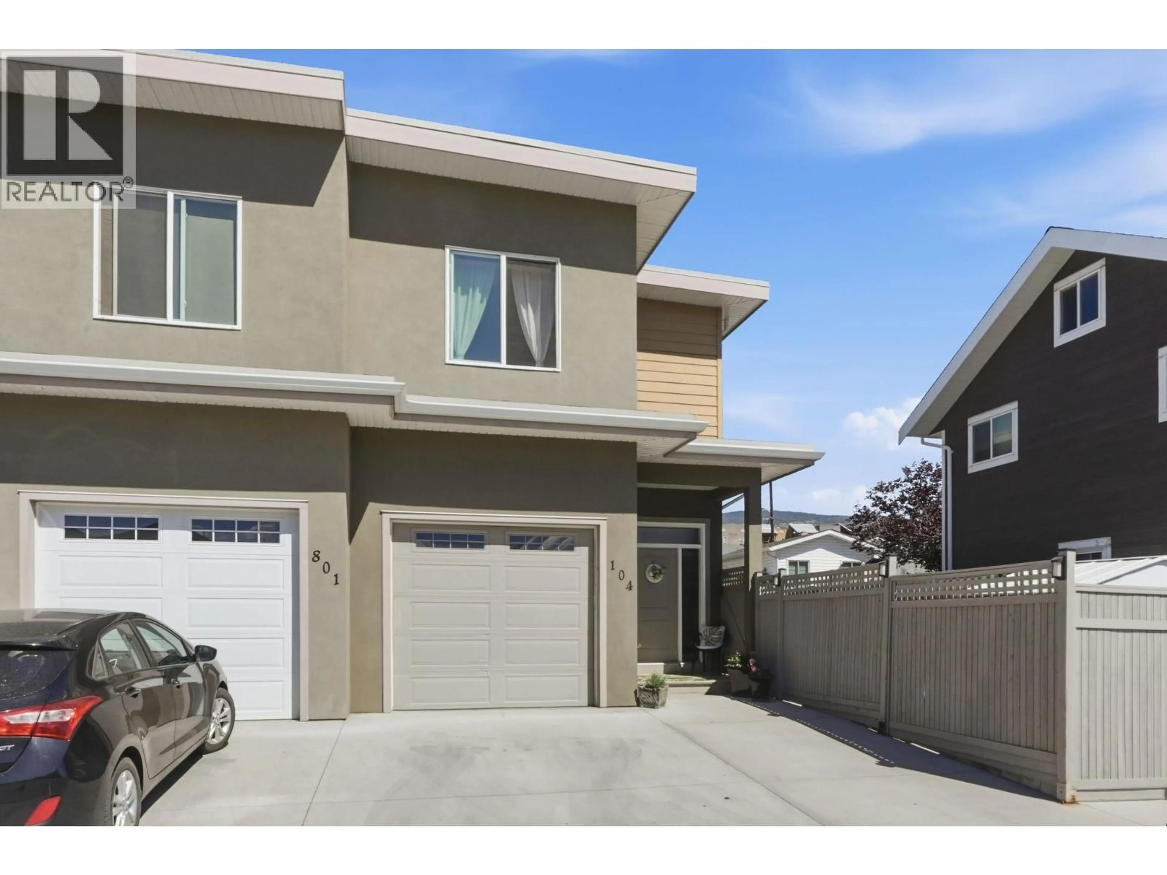 Home with vinyl exterior material, street for 104 - 801 ONTARIO STREET, Penticton British Columbia V2A4S4
