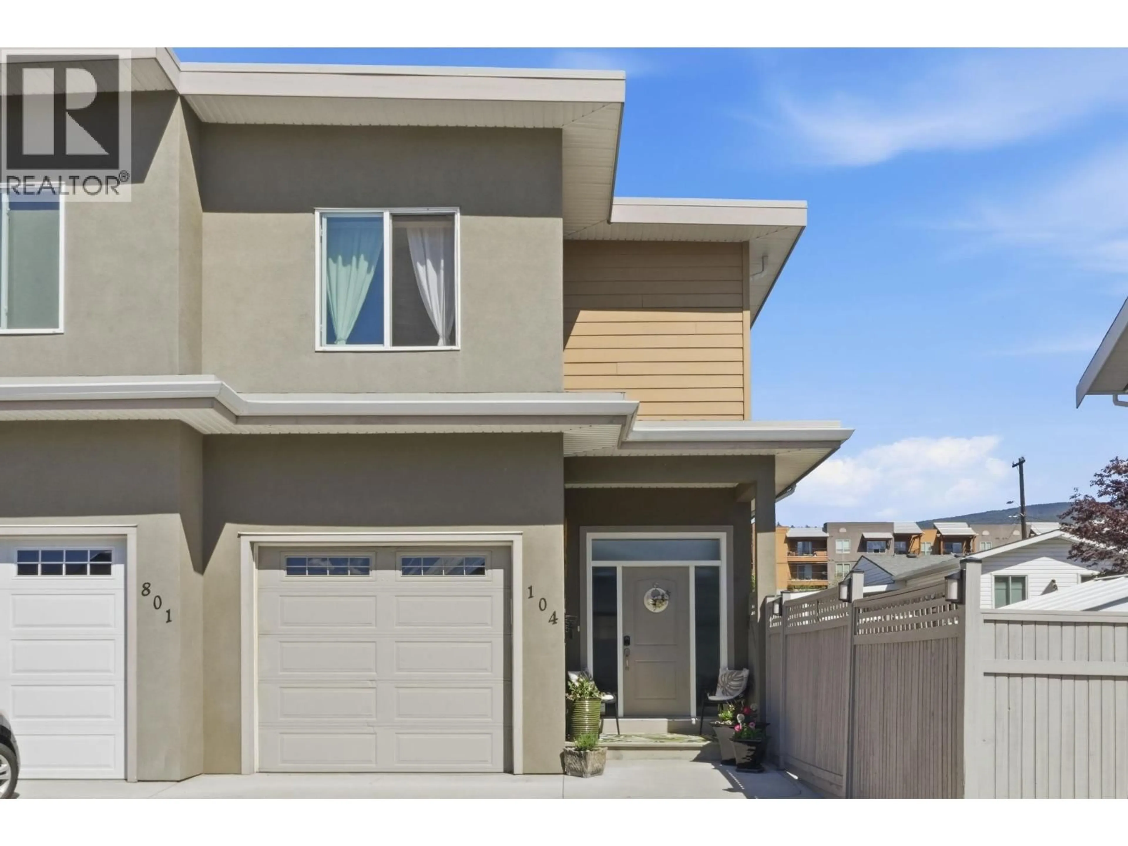 Home with vinyl exterior material, street for 104 - 801 ONTARIO STREET, Penticton British Columbia V2A4S4