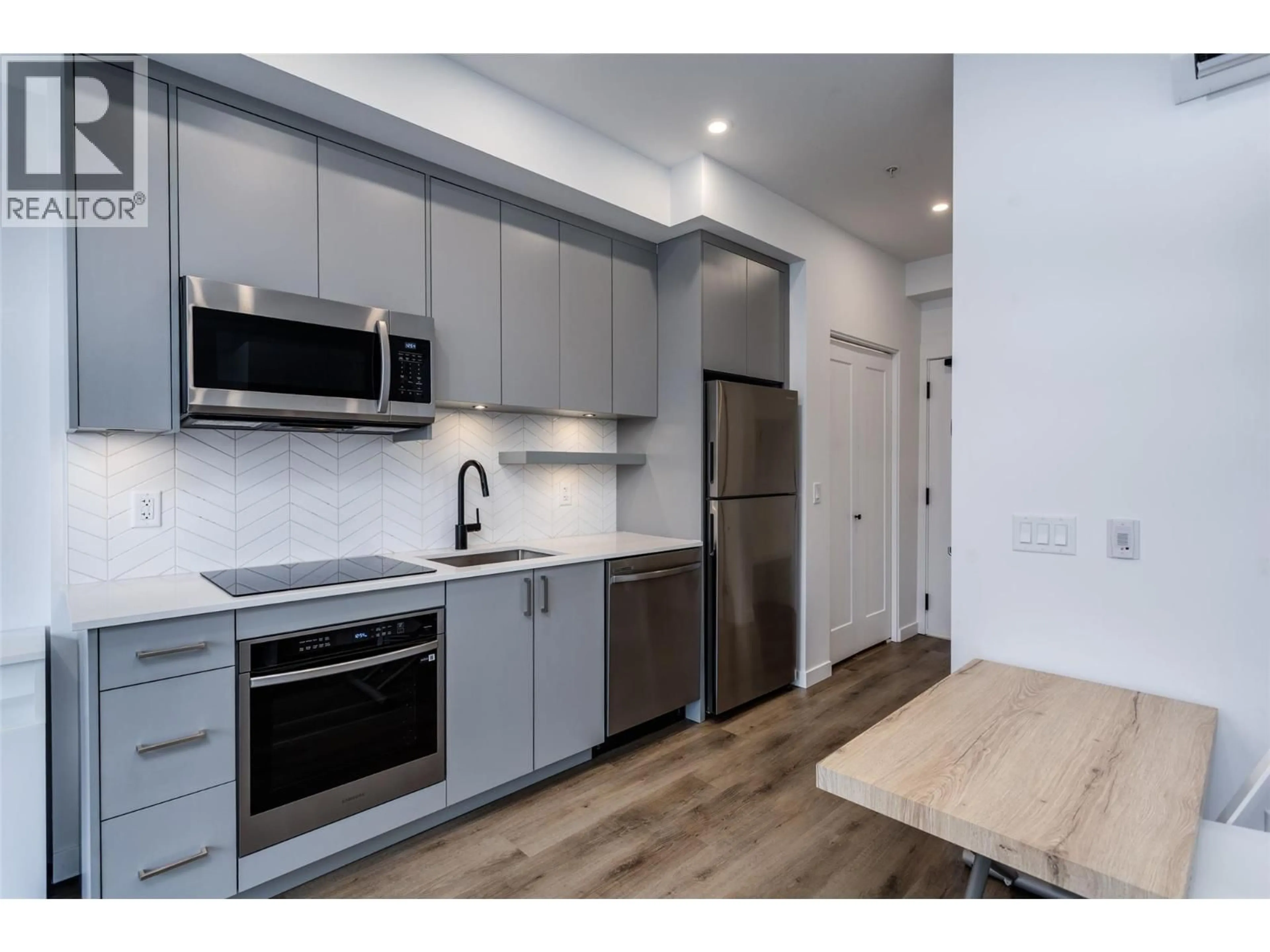 Open concept kitchen, unknown for 307 - 1274 DEVONSHIRE AVENUE, Kelowna British Columbia V1Y0M7