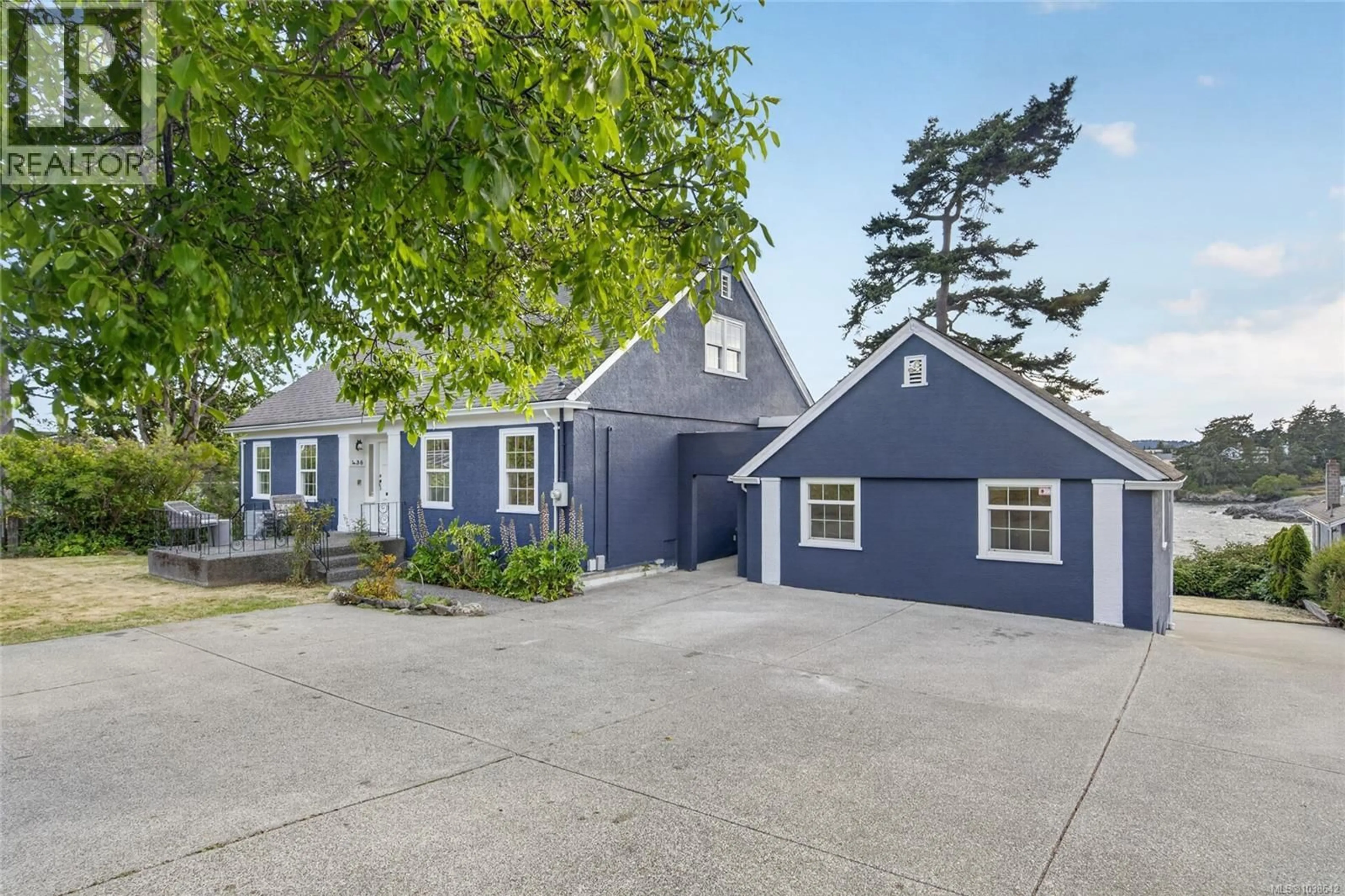 A pic from outside/outdoor area/front of a property/back of a property/a pic from drone, street for 436 CONSTANCE AVENUE, Esquimalt British Columbia V9A6N3