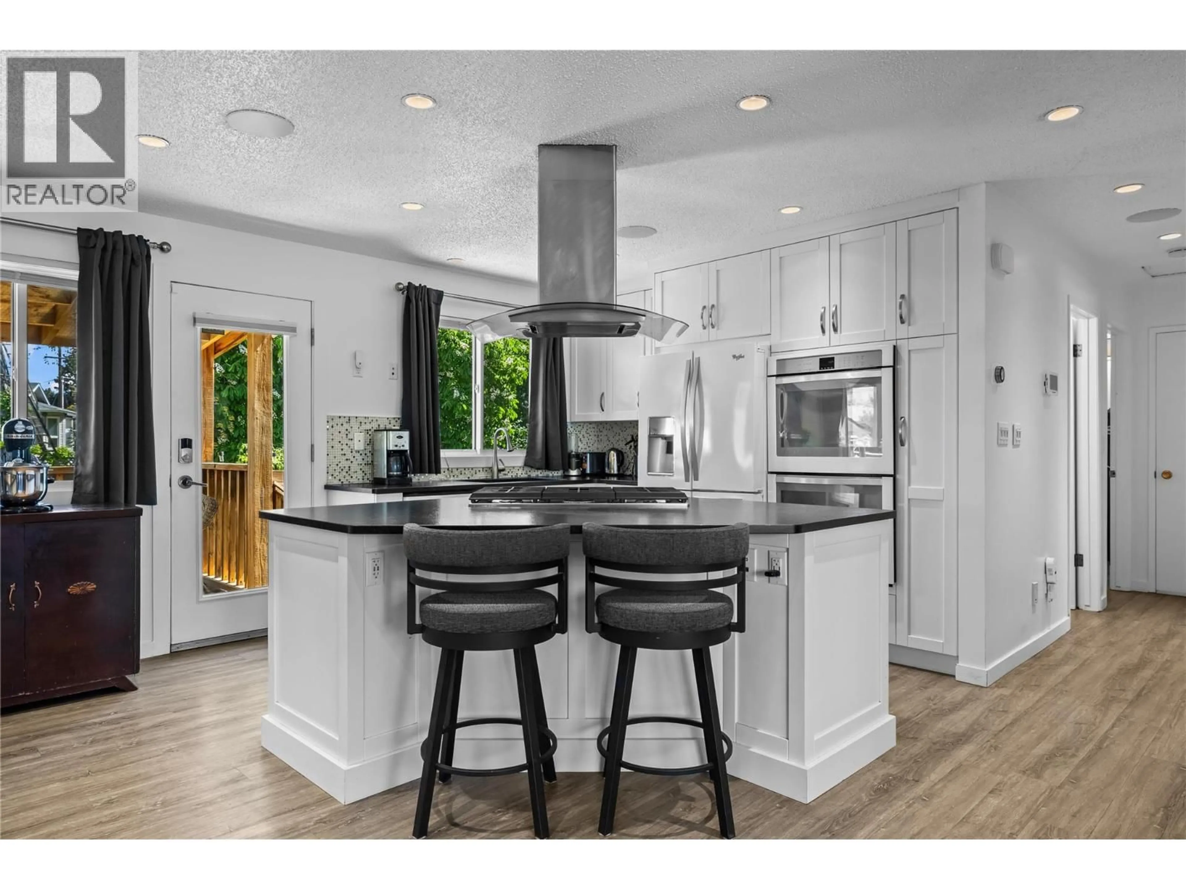 Open concept kitchen, unknown for 992 GRENFELL COURT, Kelowna British Columbia V1Y8C5