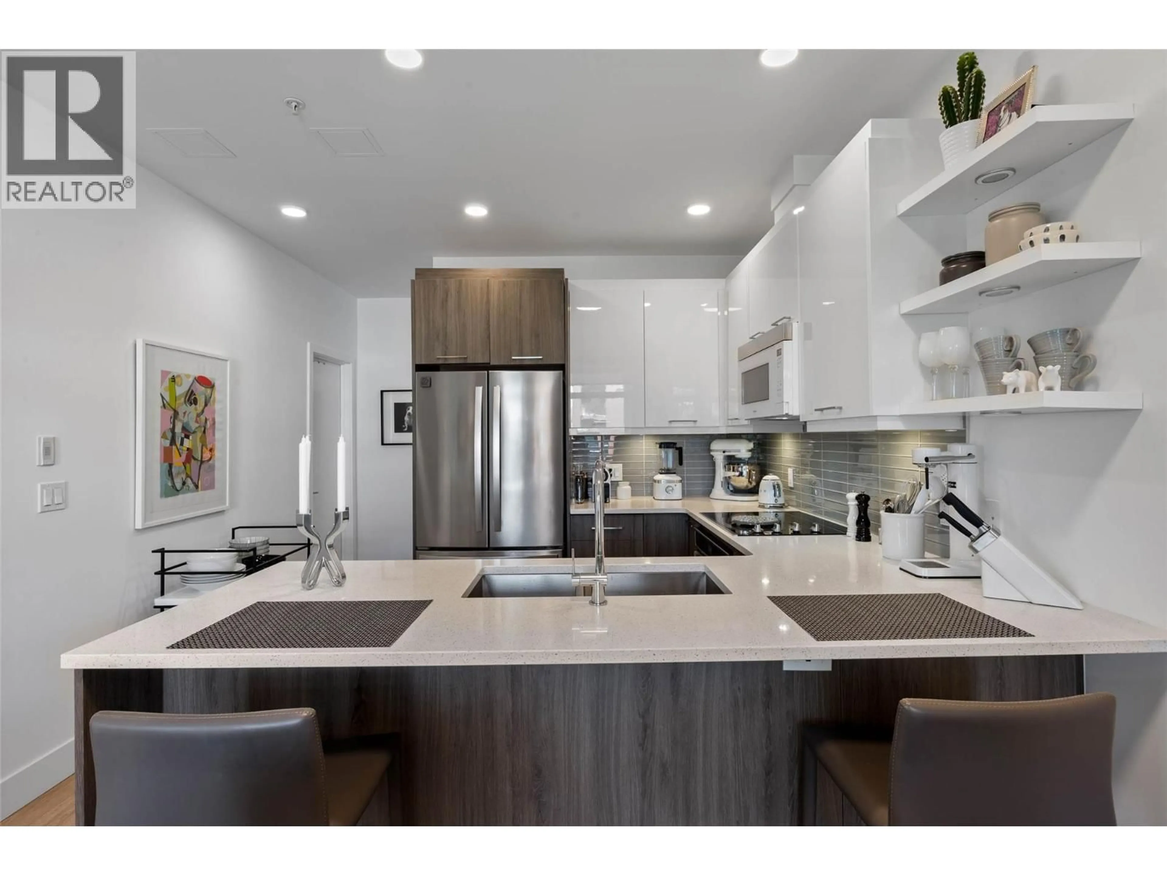 Open concept kitchen, unknown for 304 - 885 UNIVERSITY DRIVE, Kamloops British Columbia V2C5N3