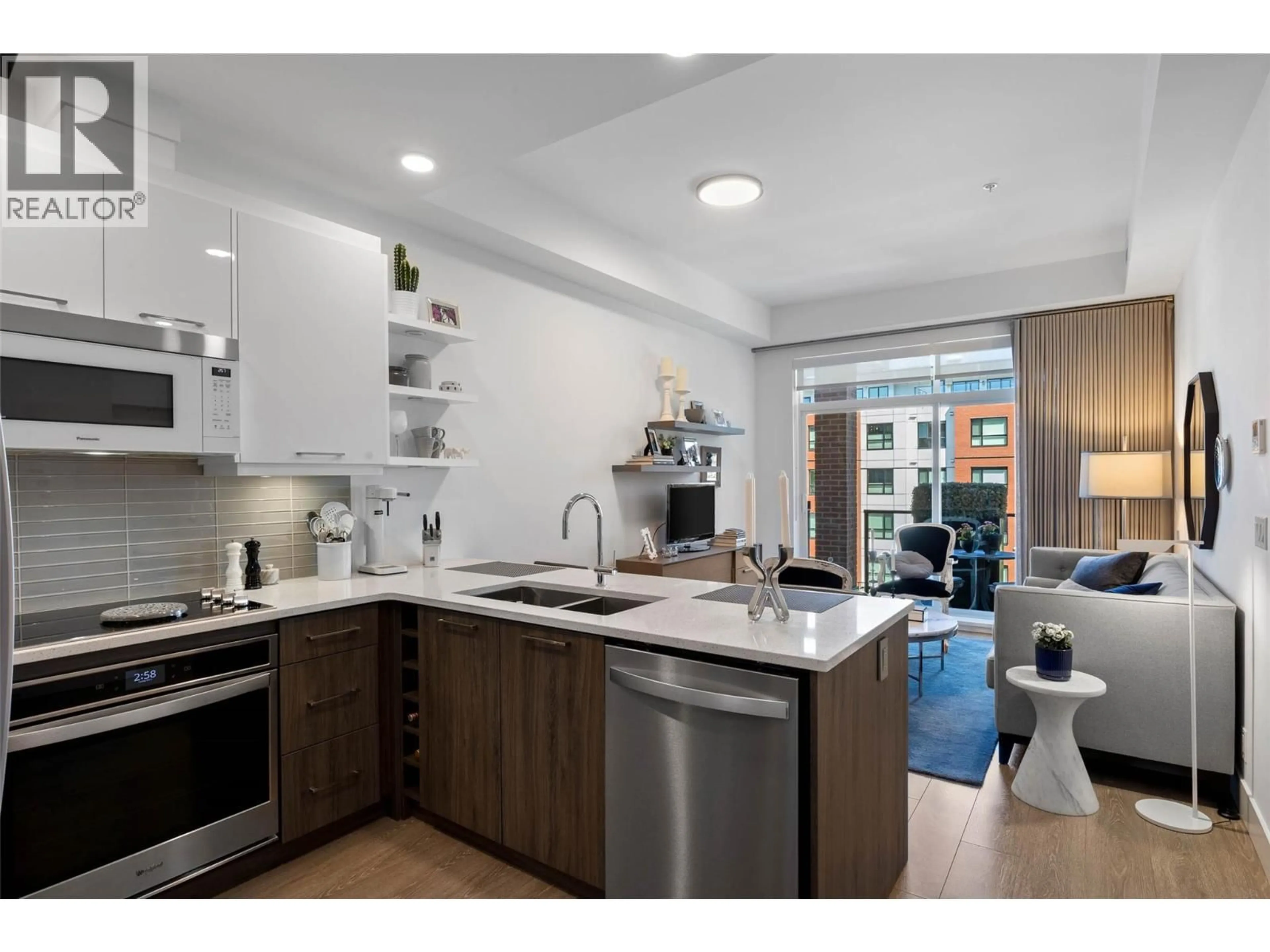 Open concept kitchen, unknown for 304 - 885 UNIVERSITY DRIVE, Kamloops British Columbia V2C5N3
