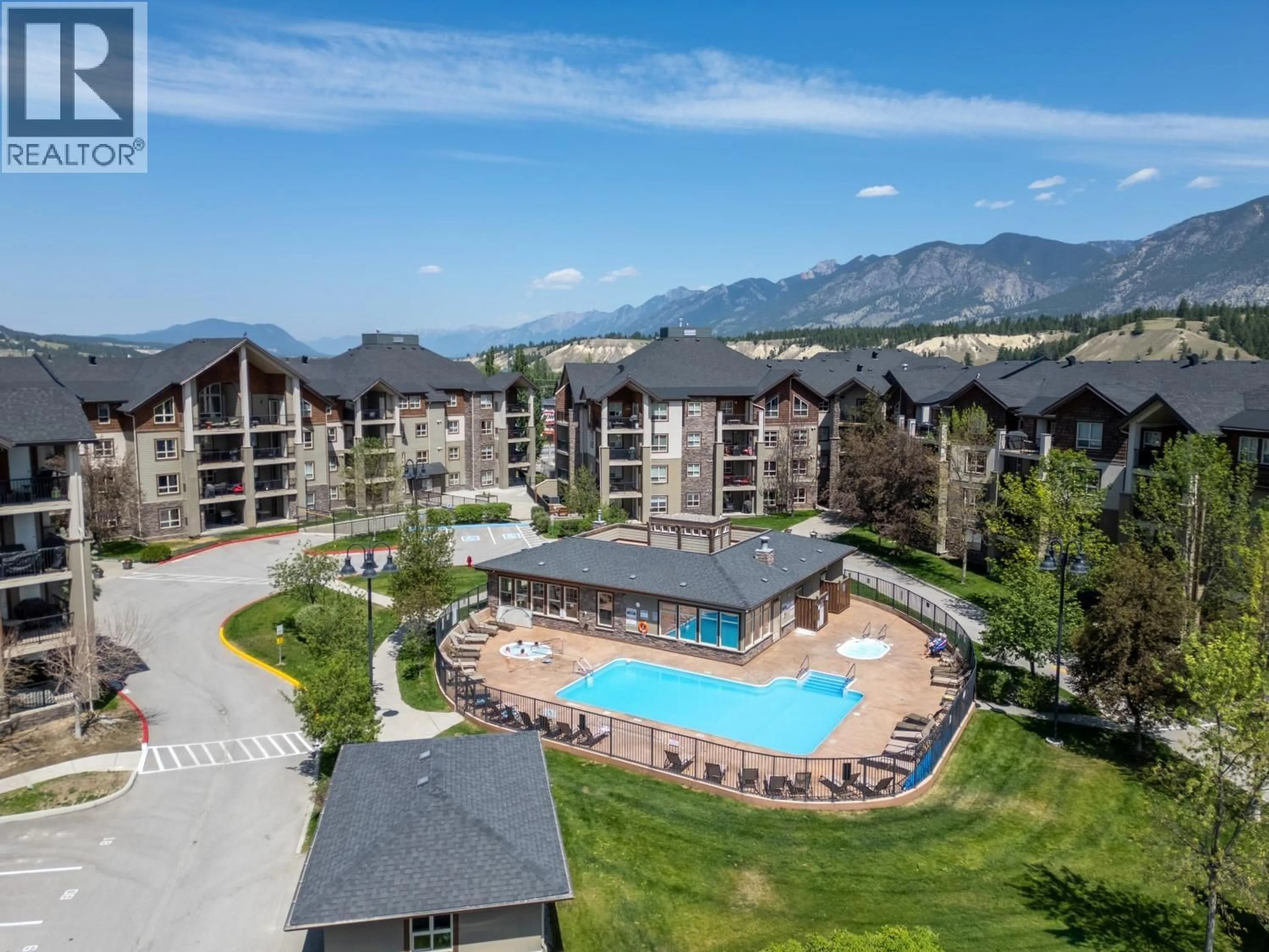A pic from outside/outdoor area/front of a property/back of a property/a pic from drone, mountain view for 2201 - 205 THIRD AVENUE, Invermere British Columbia V0A1K7