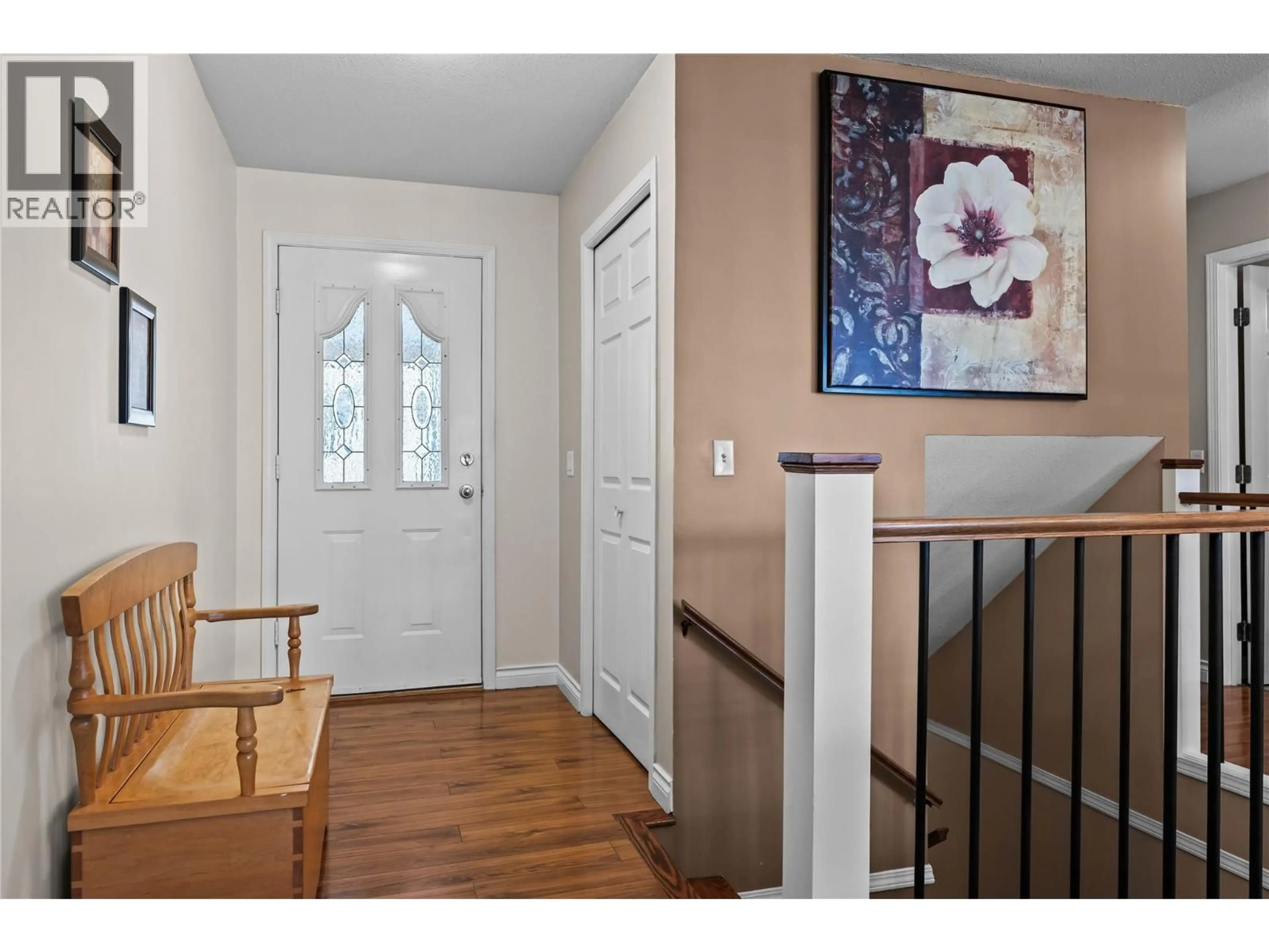 Indoor entryway for 102 - 4450 PONDEROSA DRIVE, Peachland British Columbia V0H1X5