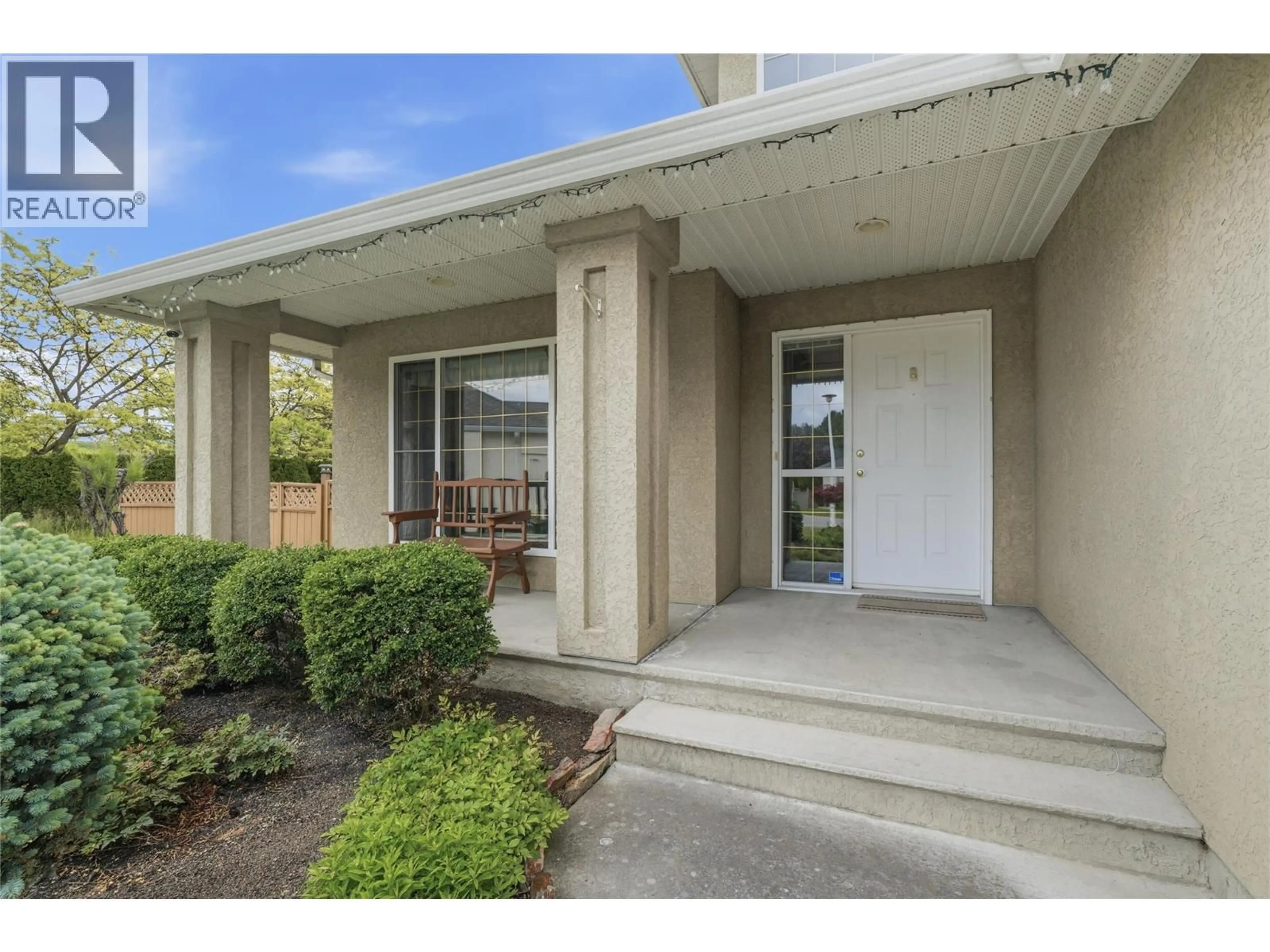 Indoor entryway for 137 - 445 YATES ROAD NORTH, Kelowna British Columbia V1V1Y4
