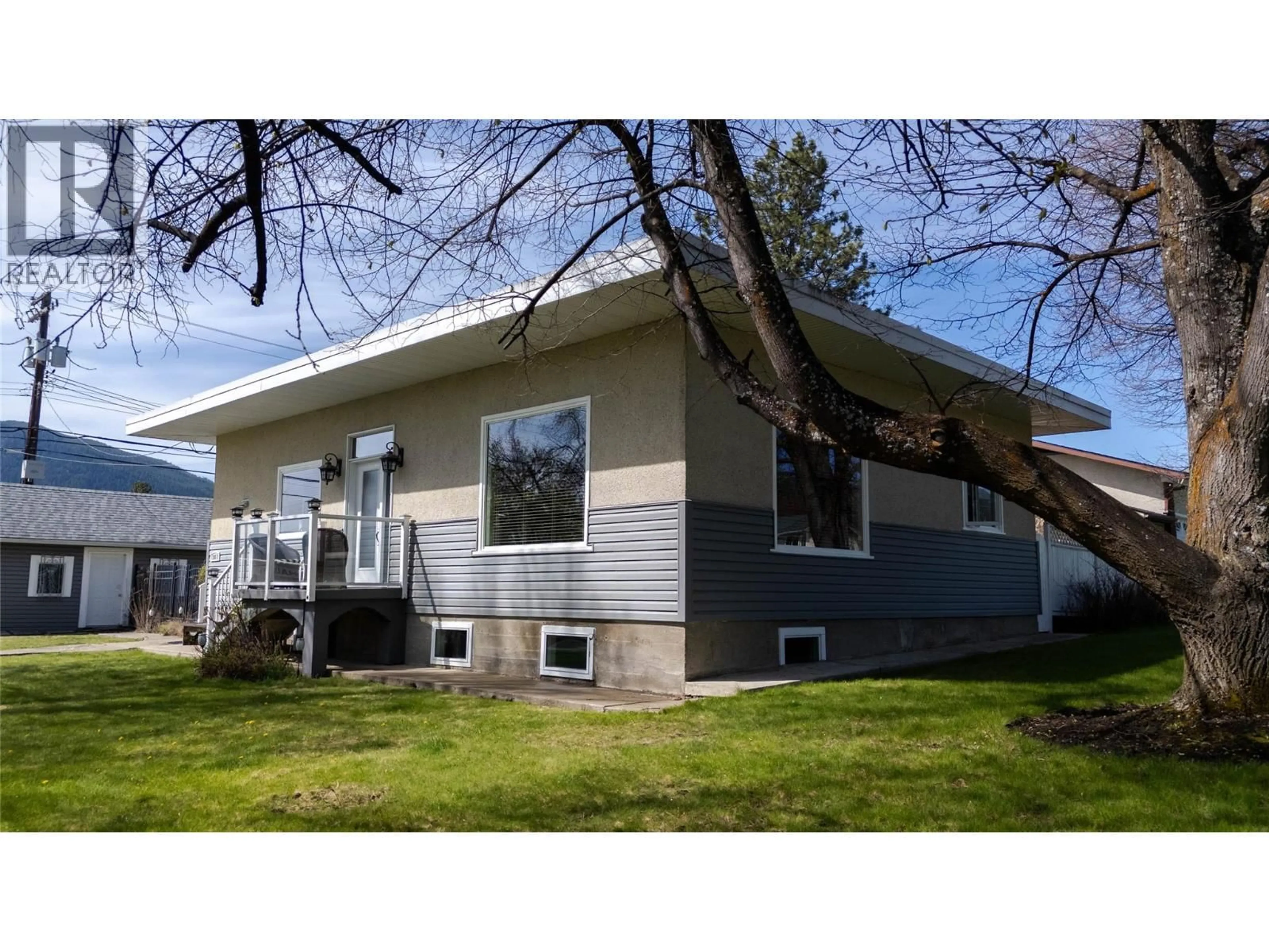 Home with vinyl exterior material, street for 311 307TH AVENUE, Kimberley British Columbia V1A3G8