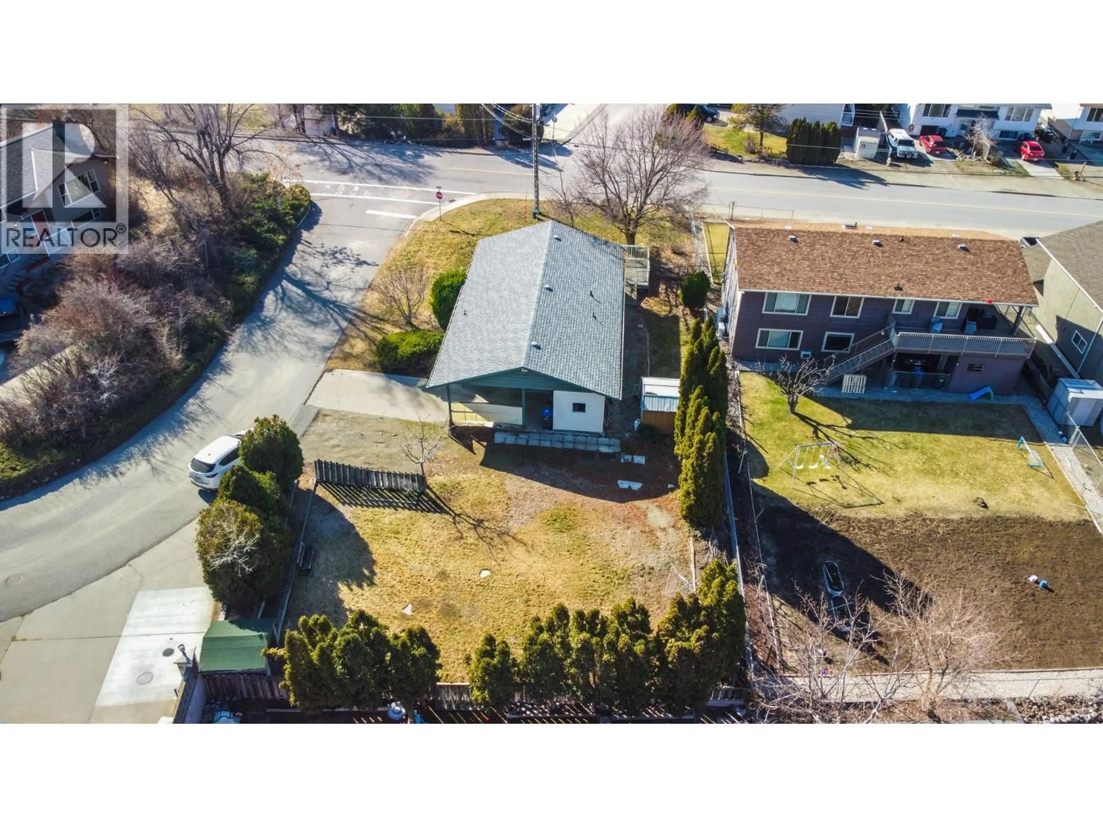 A pic from outside/outdoor area/front of a property/back of a property/a pic from drone, street for 295 LINDEN AVENUE, Kaleden British Columbia V0H1K0