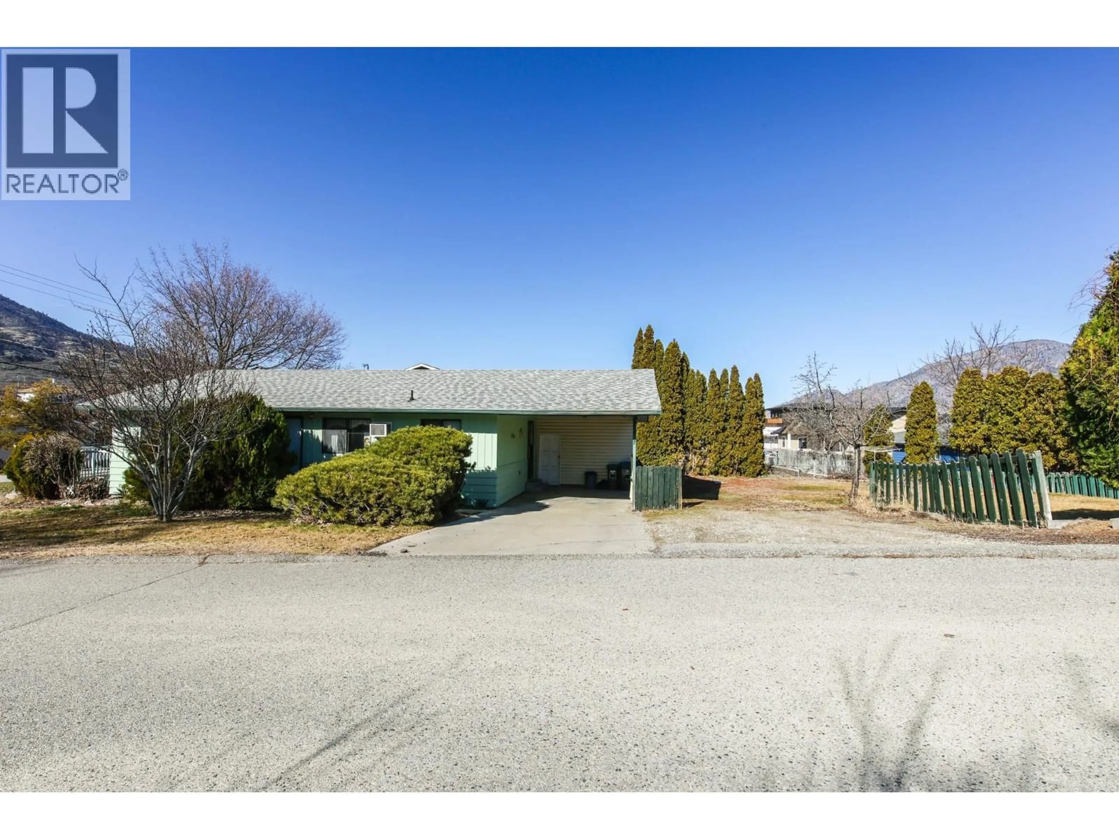 A pic from outside/outdoor area/front of a property/back of a property/a pic from drone, street for 295 LINDEN AVENUE, Kaleden British Columbia V0H1K0