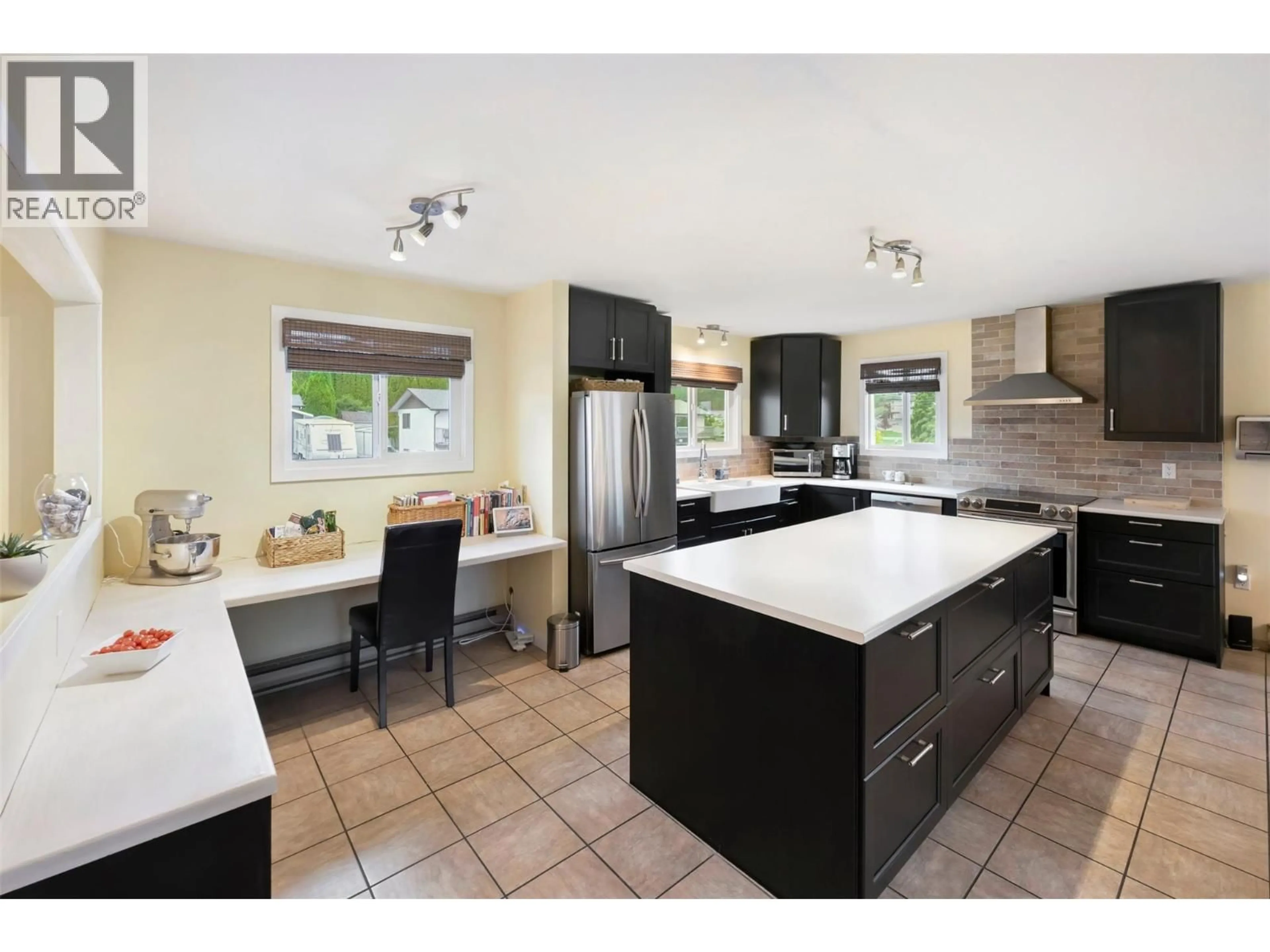 Open concept kitchen, ceramic/tile floor for 2525 WILTSE DRIVE, Penticton British Columbia V2A7X7