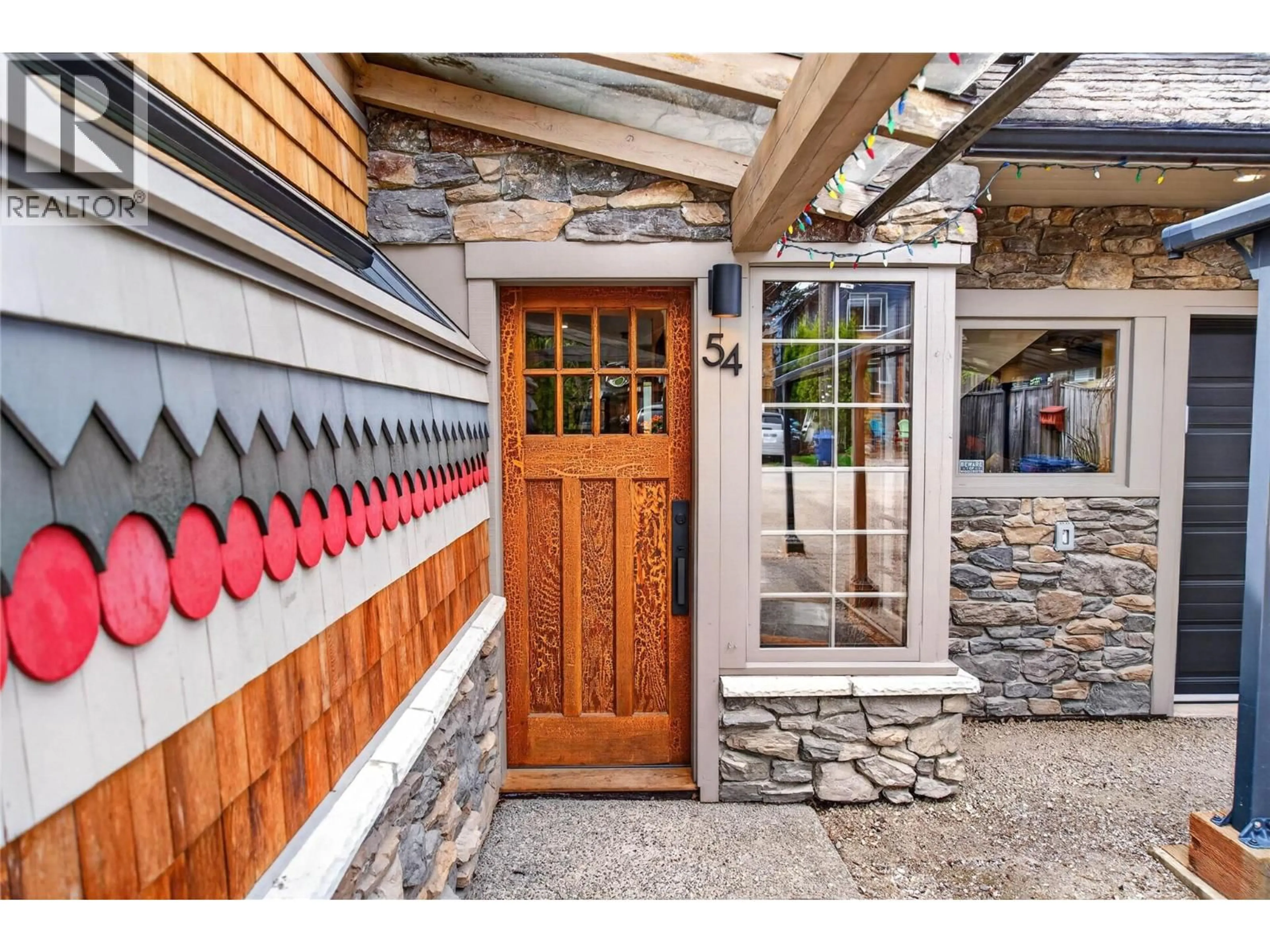 Indoor entryway for 54 COMMONS STREET, Fernie British Columbia V0B1M1