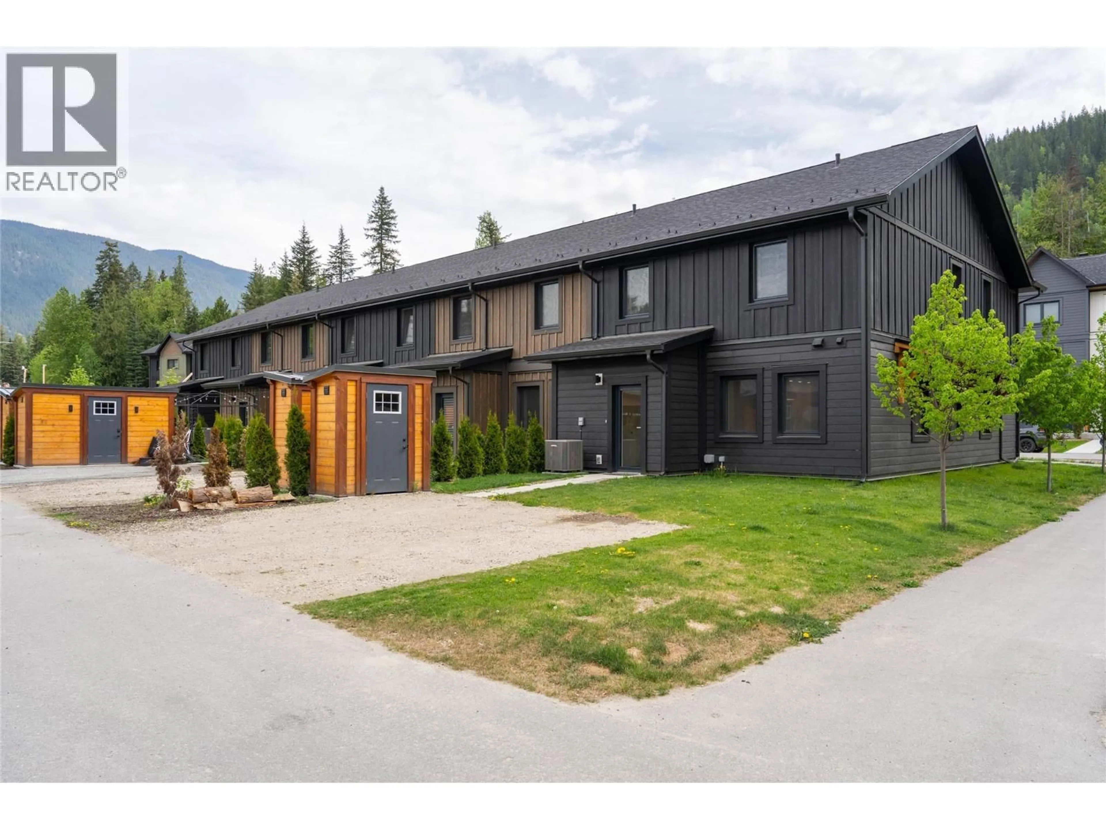 Unknown for 1041 KEYSTONE CRESCENT, Revelstoke British Columbia V0E2S1