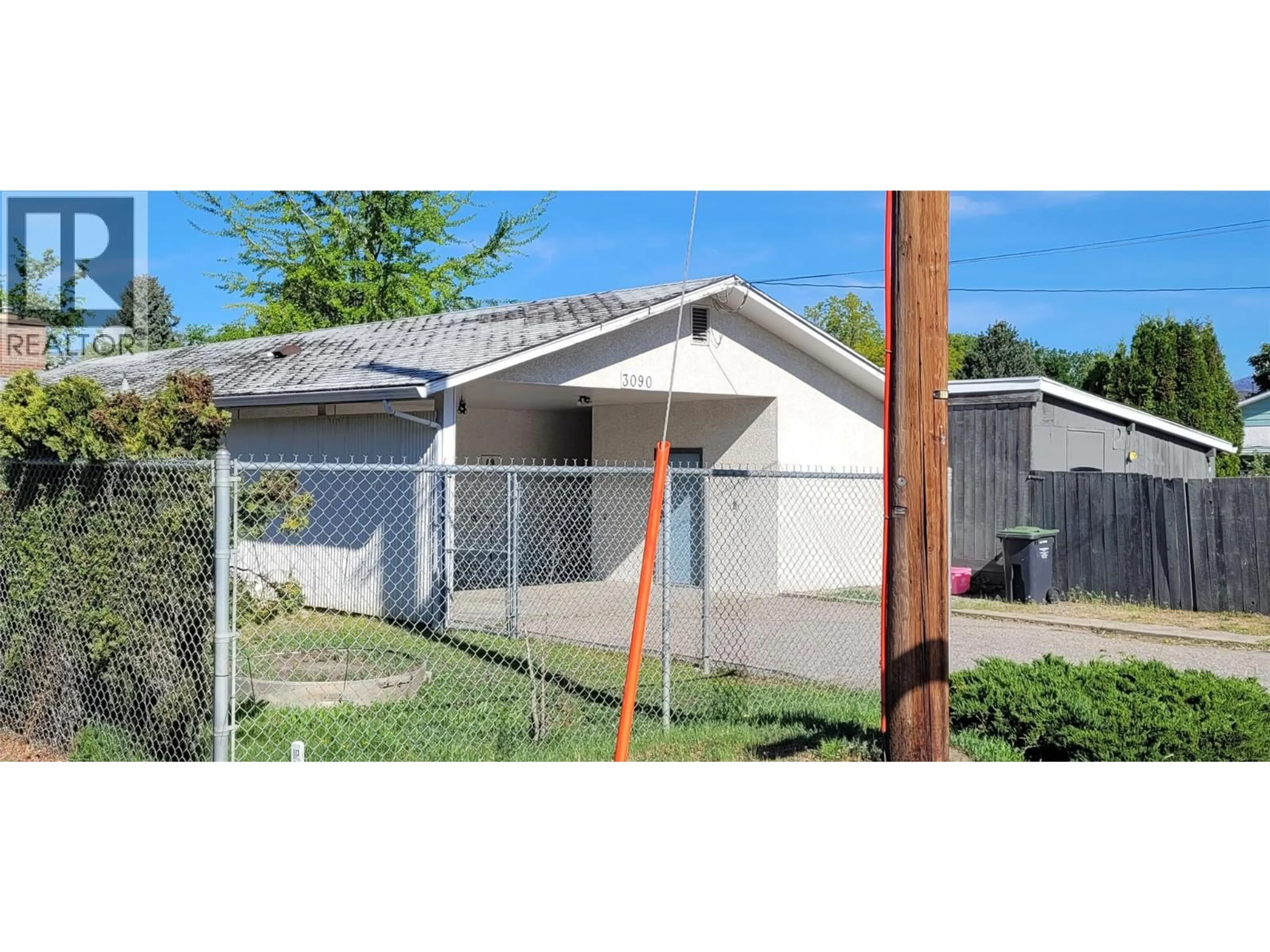 Home with vinyl exterior material, street for 3090 HOLLAND ROAD, Kelowna British Columbia V1W3P8