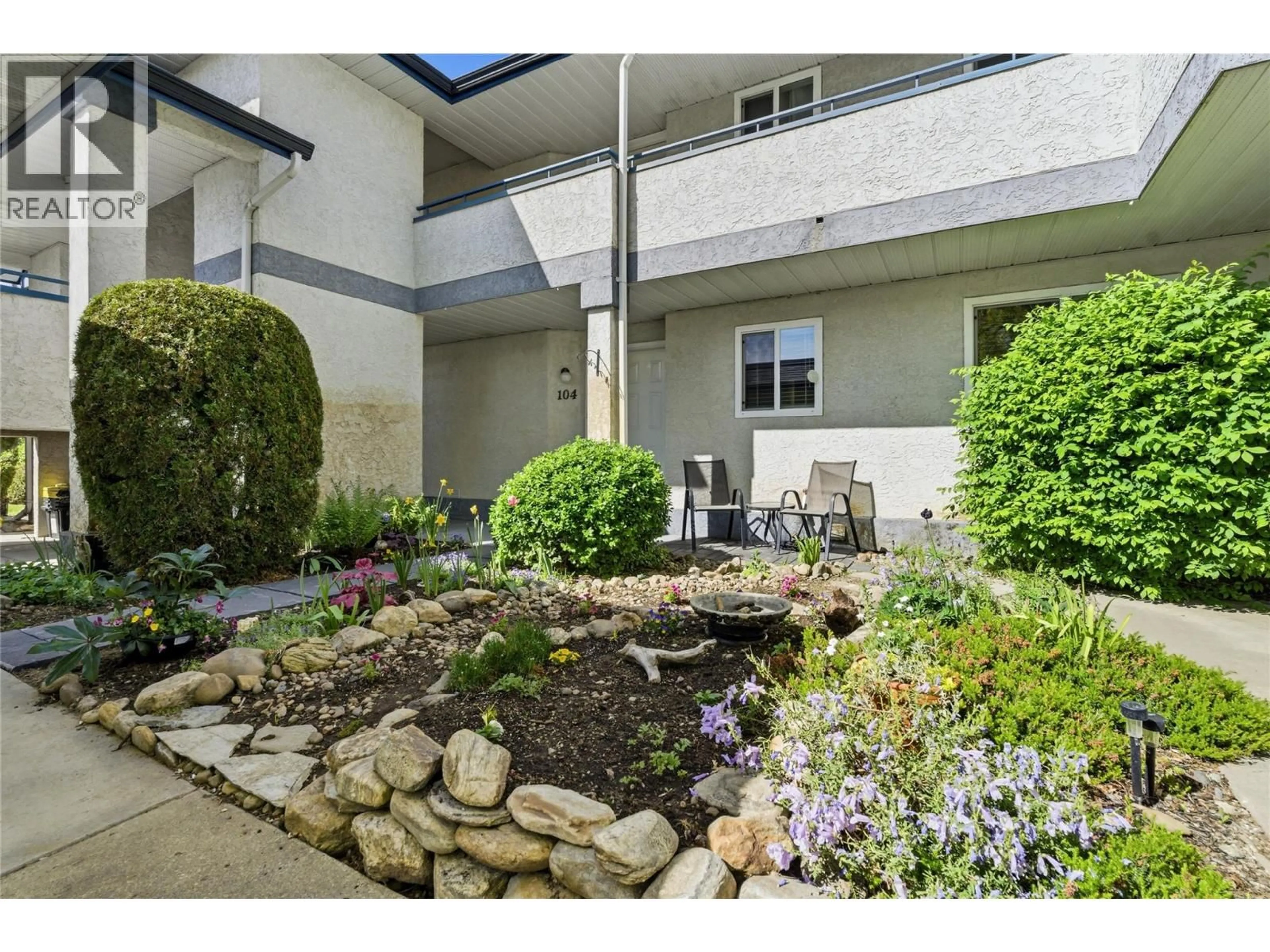 Patio, street for 104 - 1480 TERAI ROAD, Kelowna British Columbia V1X7H3