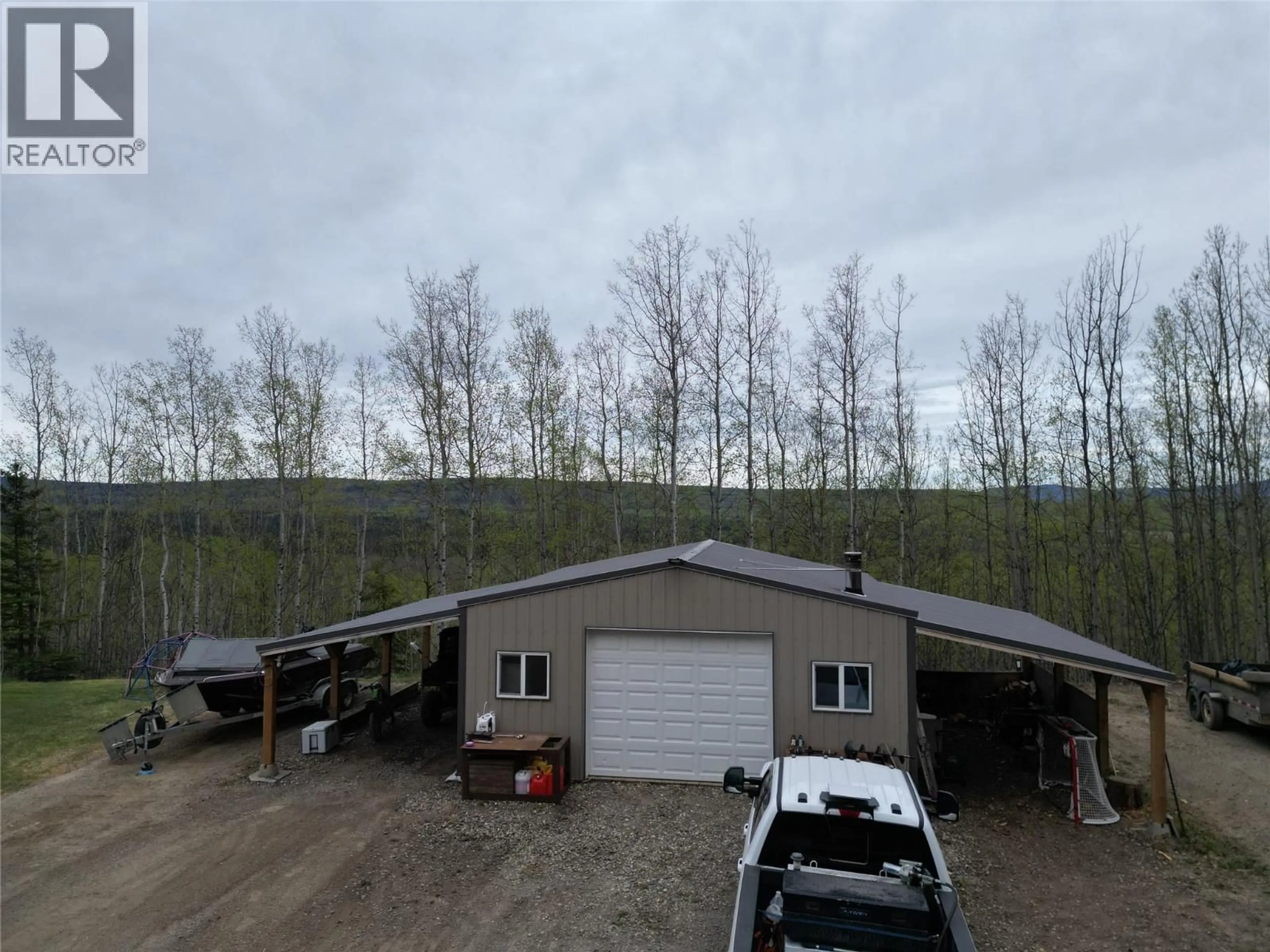 A pic from outside/outdoor area/front of a property/back of a property/a pic from drone, building for 2923 NICHOLS OTHER, Chetwynd British Columbia V0C1J0