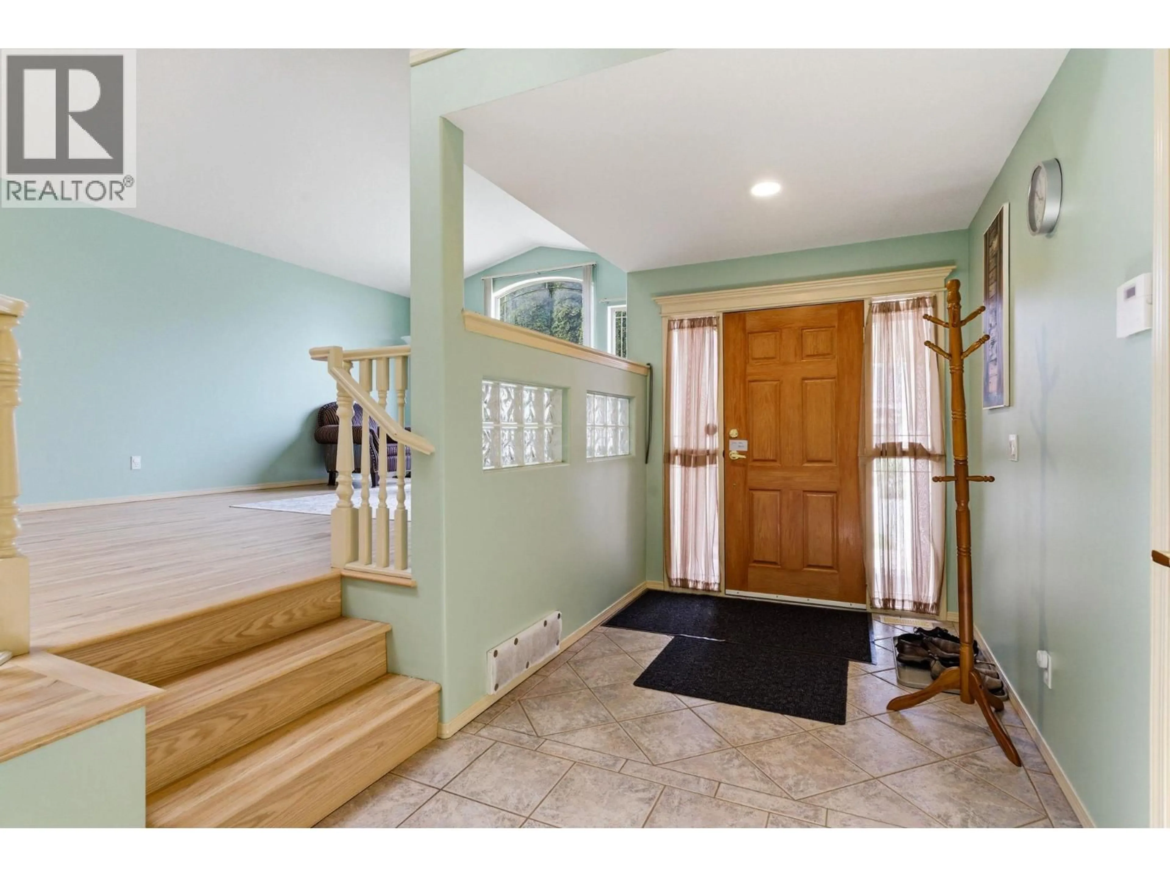 Indoor entryway for 2559 QUAIL LANE, Kelowna British Columbia V1V1Z9