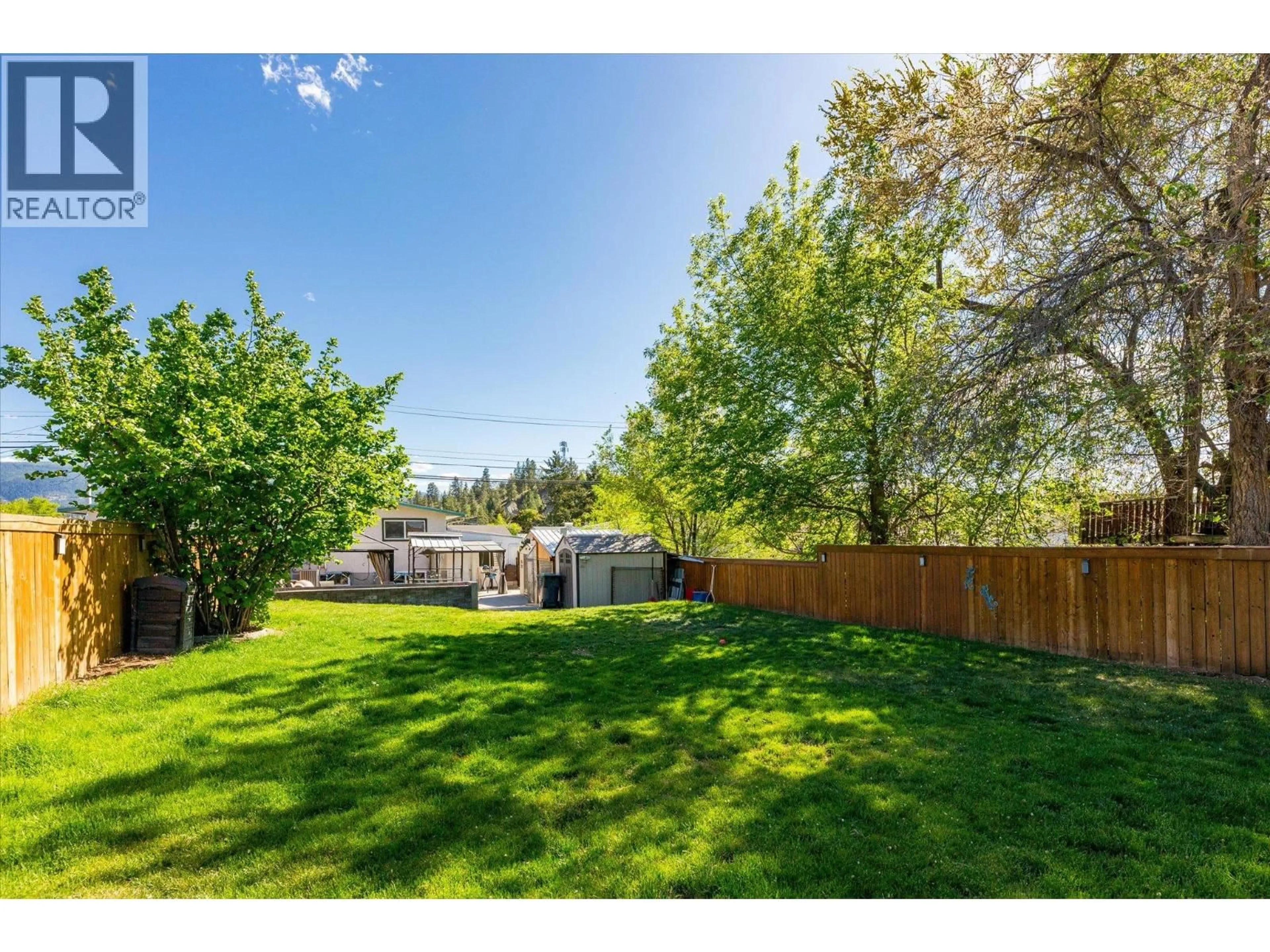 A pic from outside/outdoor area/front of a property/back of a property/a pic from drone, unknown for 2946 SPRINGFIELD ROAD, Kelowna British Columbia V1X4N7