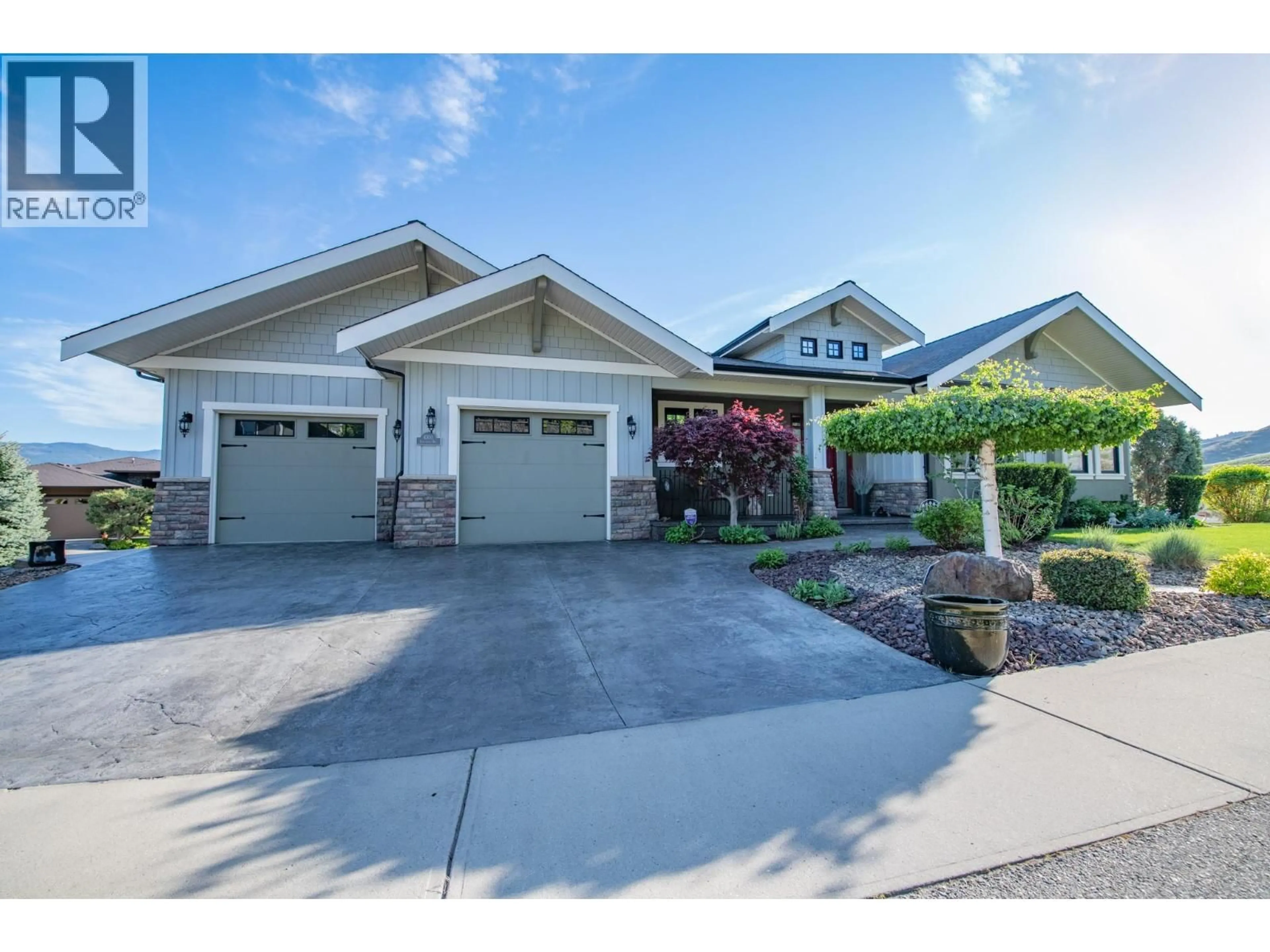 Home with vinyl exterior material, street for 4300 CAMELBACK WAY, Vernon British Columbia V1T9W4