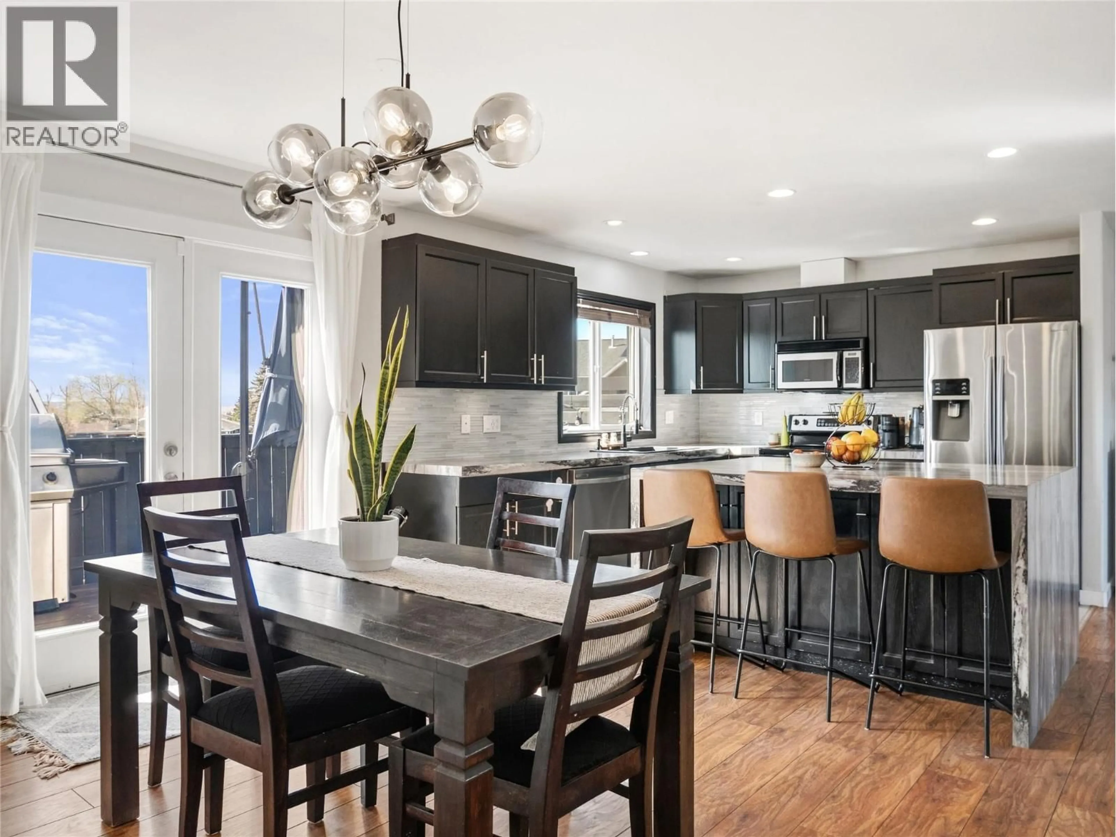 Open concept kitchen, unknown for 9101 19 STREET, Dawson Creek British Columbia V1G4E3